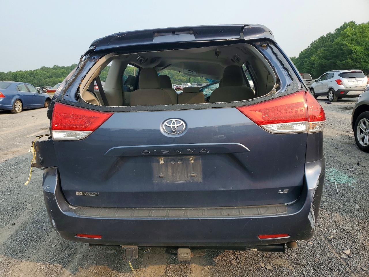2013 Toyota Sienna Le Синий vin: 5TDKK3DC9DS404992
