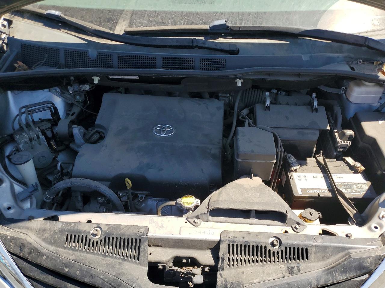 2014 Toyota Sienna Le Серебряный vin: 5TDKK3DC9ES417226