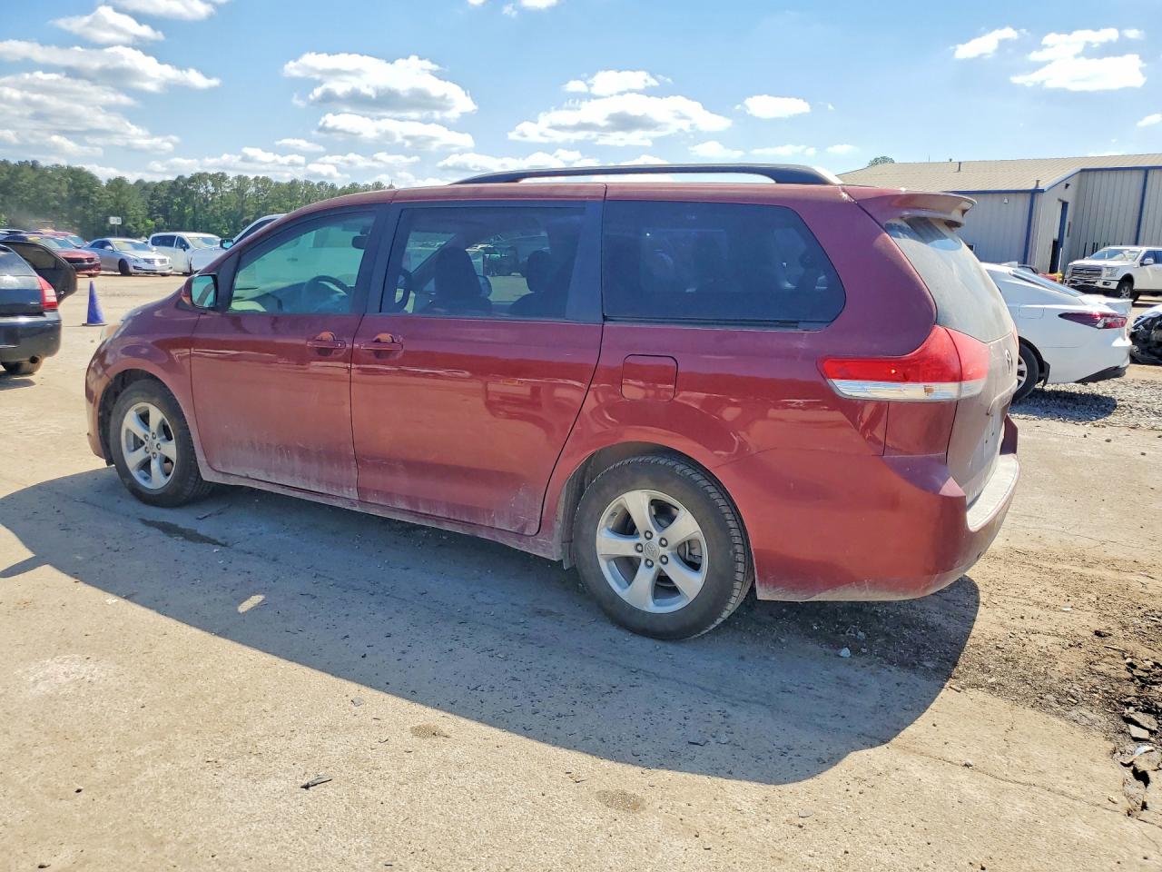 2014 Toyota Sienna Le Burgundy vin: 5TDKK3DC9ES435614