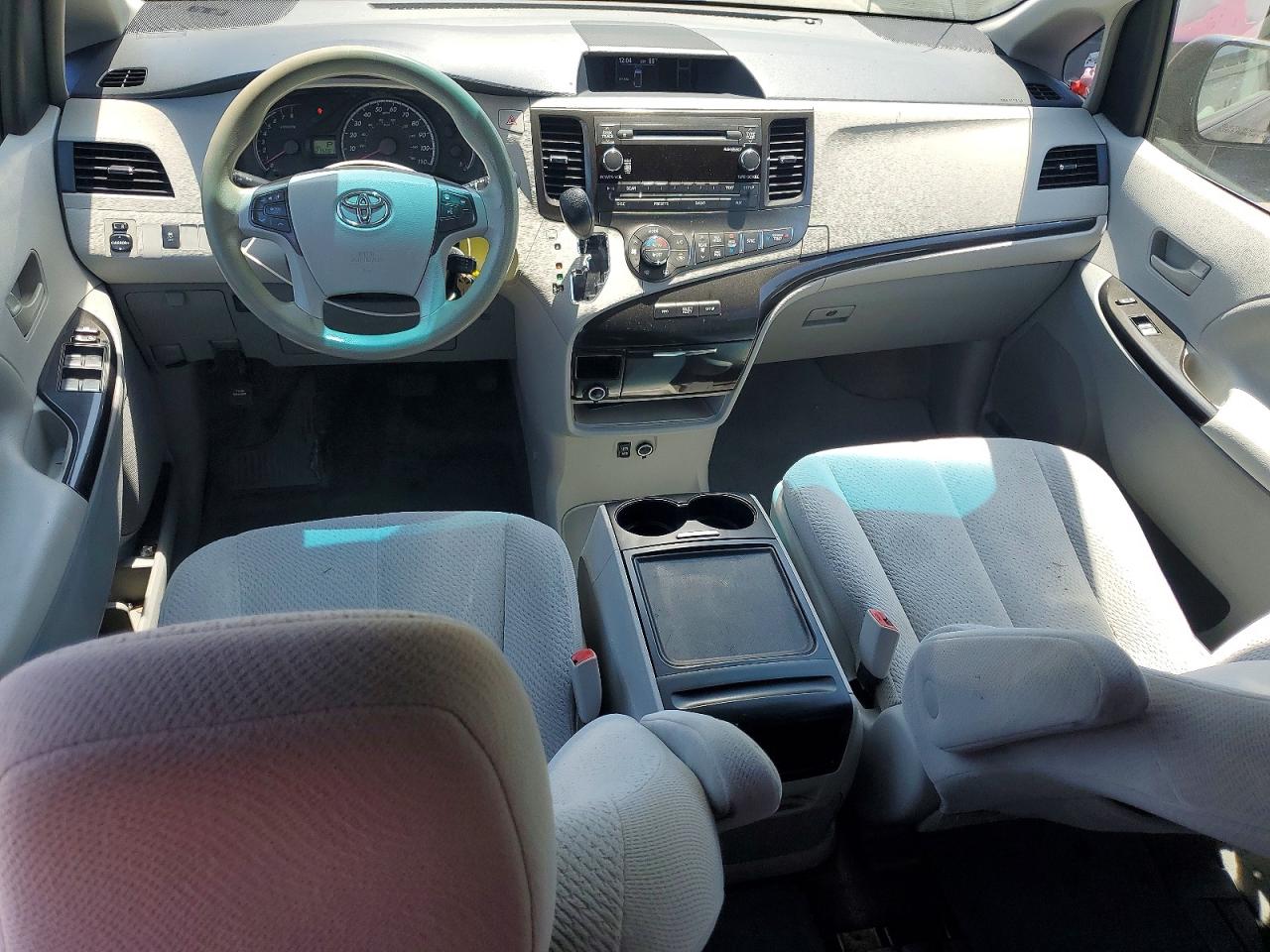 2014 Toyota Sienna Le Black vin: 5TDKK3DC9ES447973
