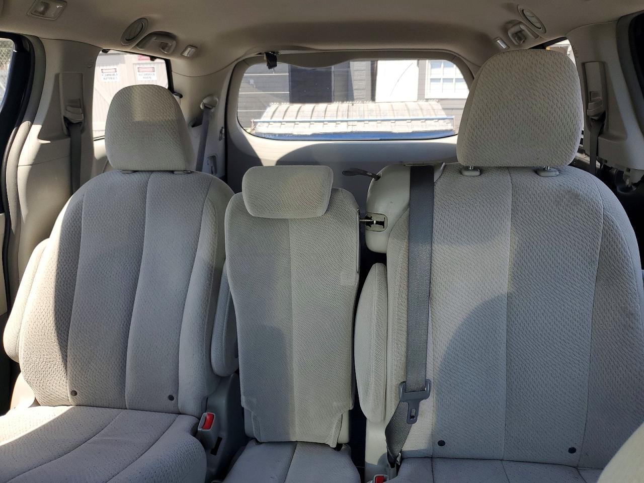 2014 Toyota Sienna Le Black vin: 5TDKK3DC9ES447973
