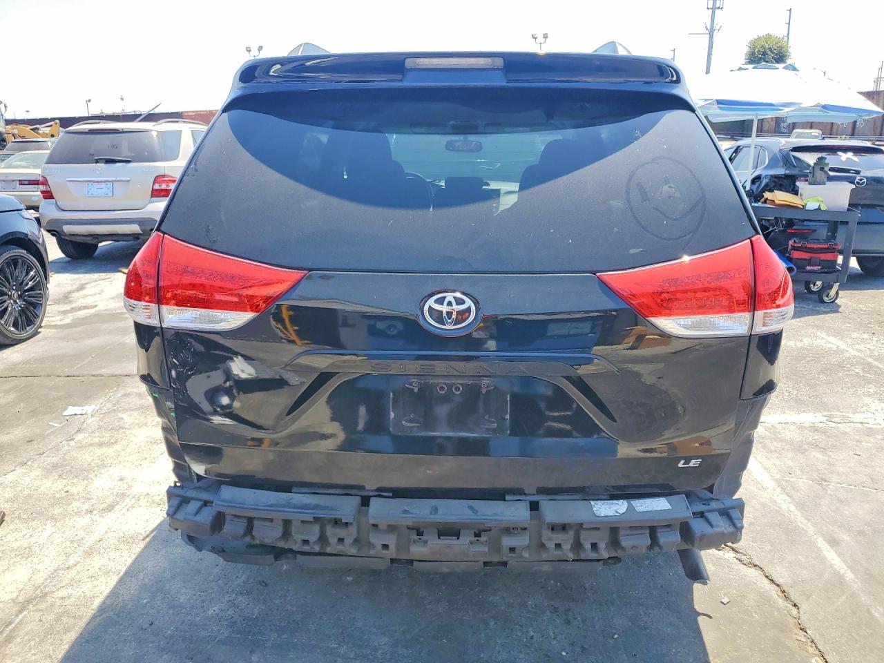 2014 Toyota Sienna Le Black vin: 5TDKK3DC9ES447973