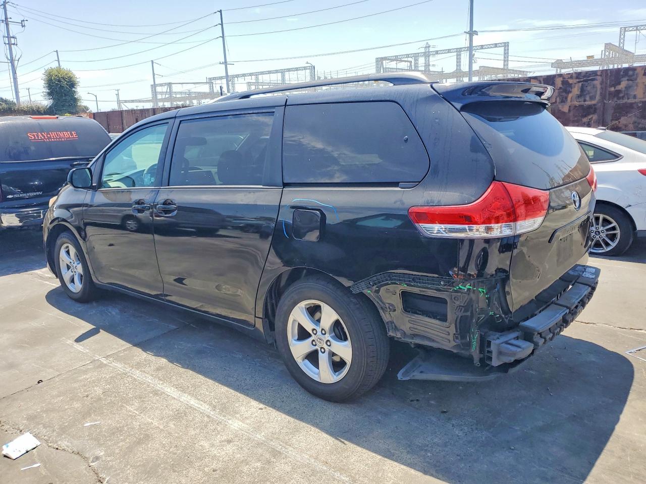2014 Toyota Sienna Le Black vin: 5TDKK3DC9ES447973
