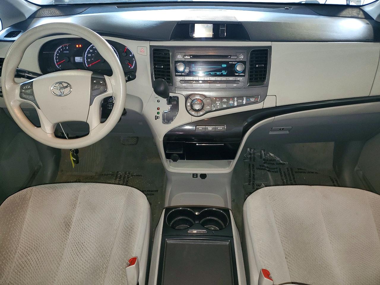 2014 Toyota Sienna Le Silver vin: 5TDKK3DC9ES459993