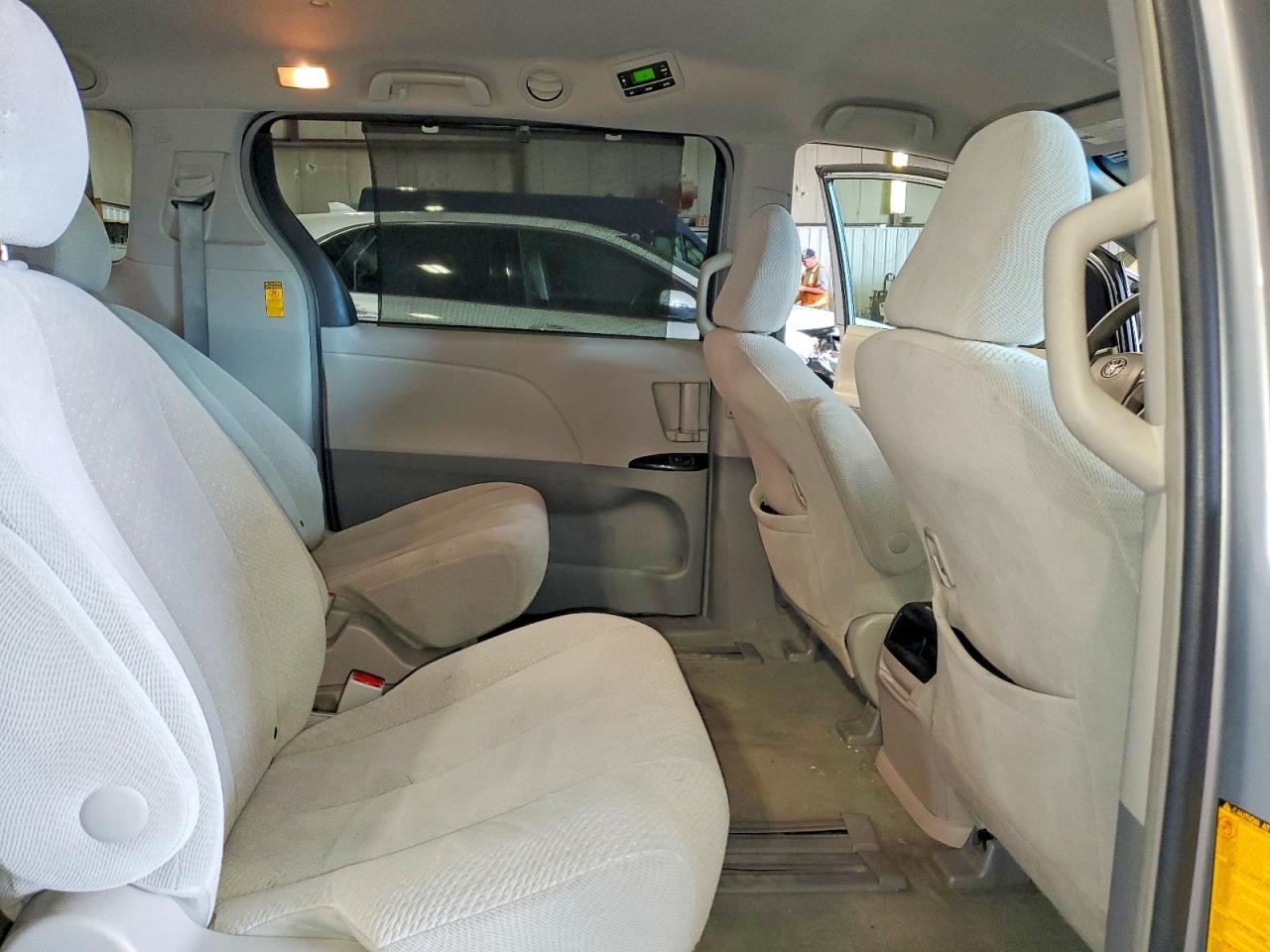 2014 Toyota Sienna Le Silver vin: 5TDKK3DC9ES459993