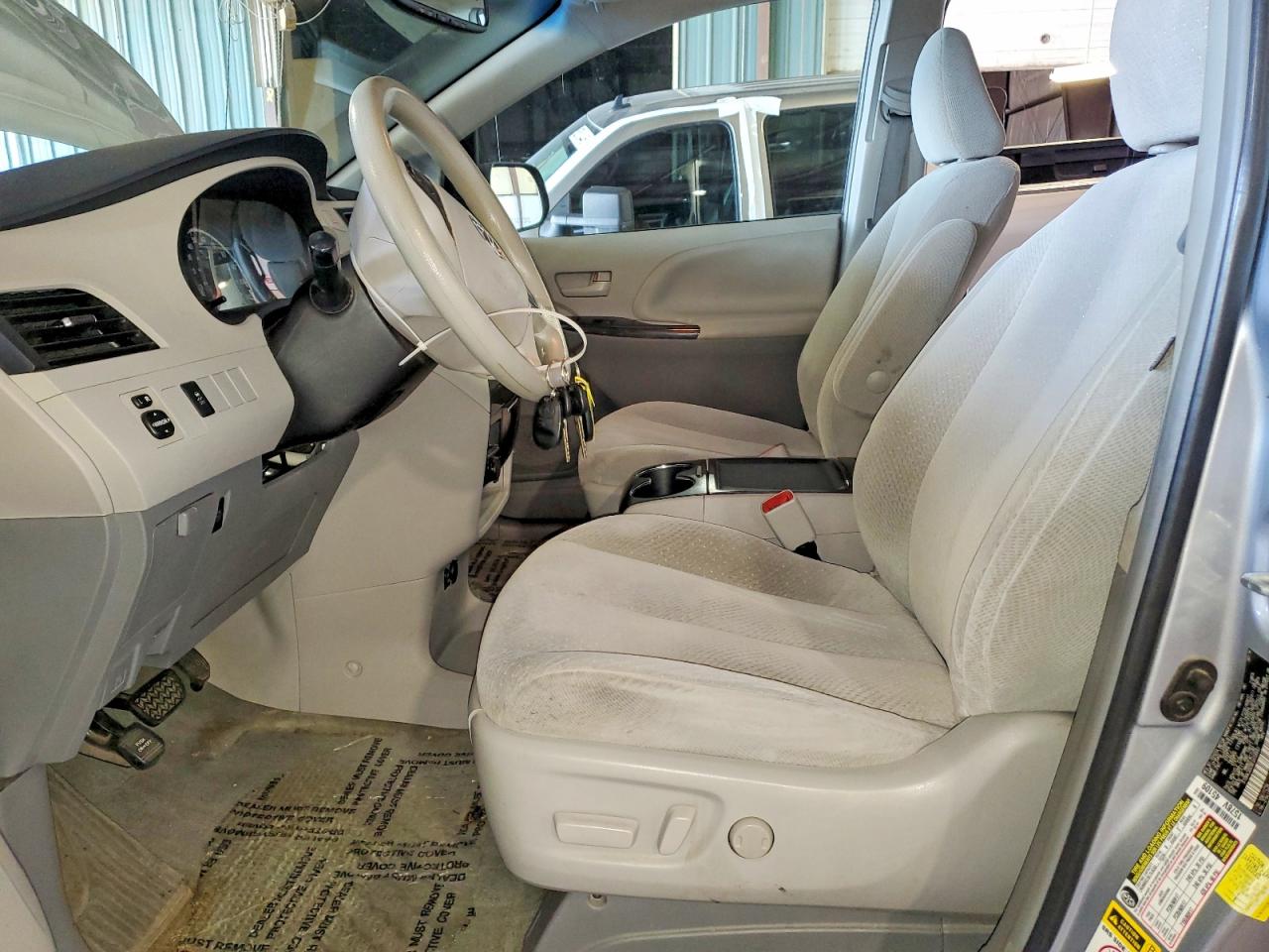 2014 Toyota Sienna Le Silver vin: 5TDKK3DC9ES459993
