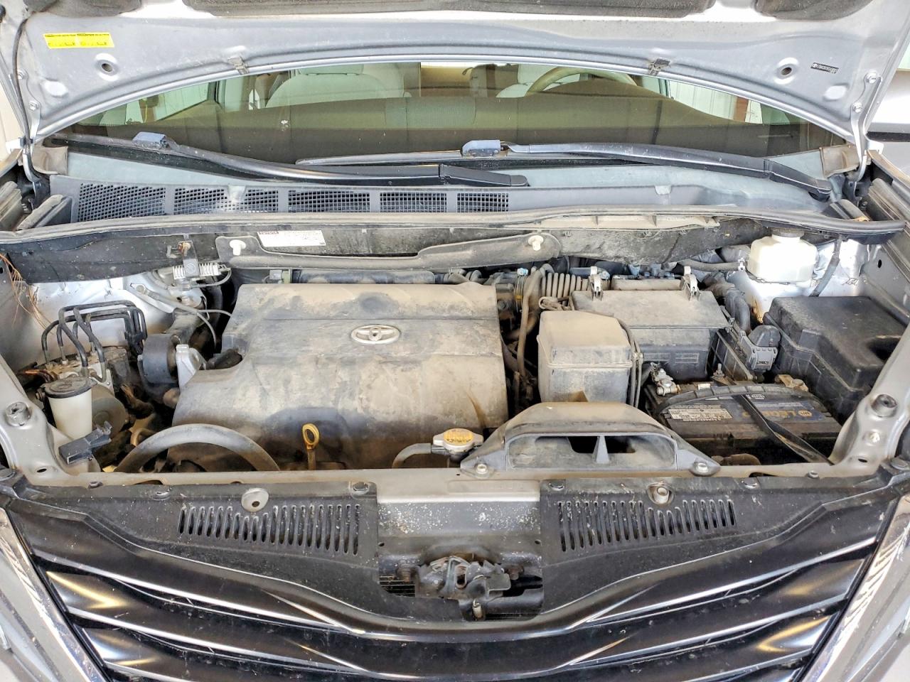 2014 Toyota Sienna Le Silver vin: 5TDKK3DC9ES459993