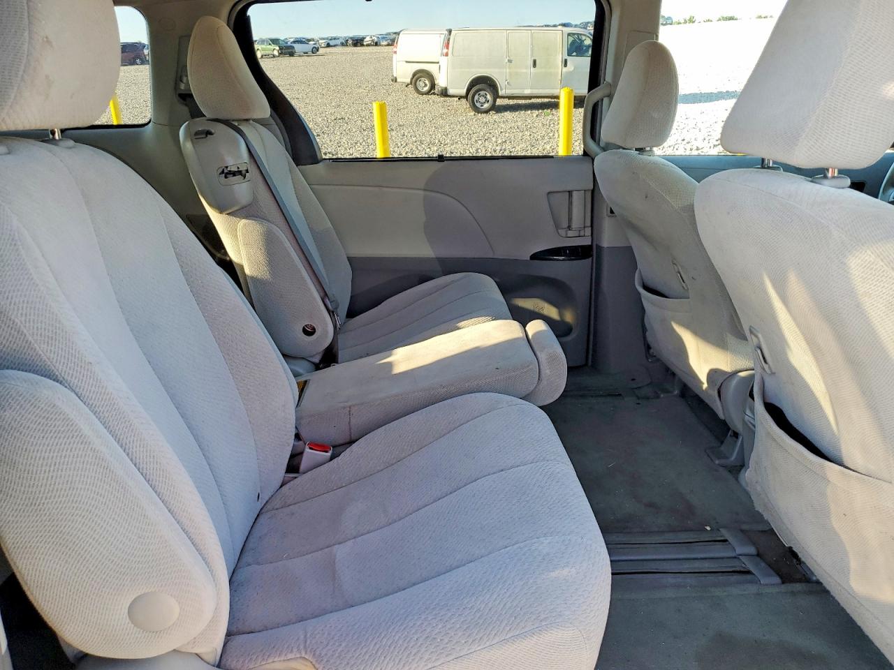 2014 Toyota Sienna Le Gray vin: 5TDKK3DC9ES475417