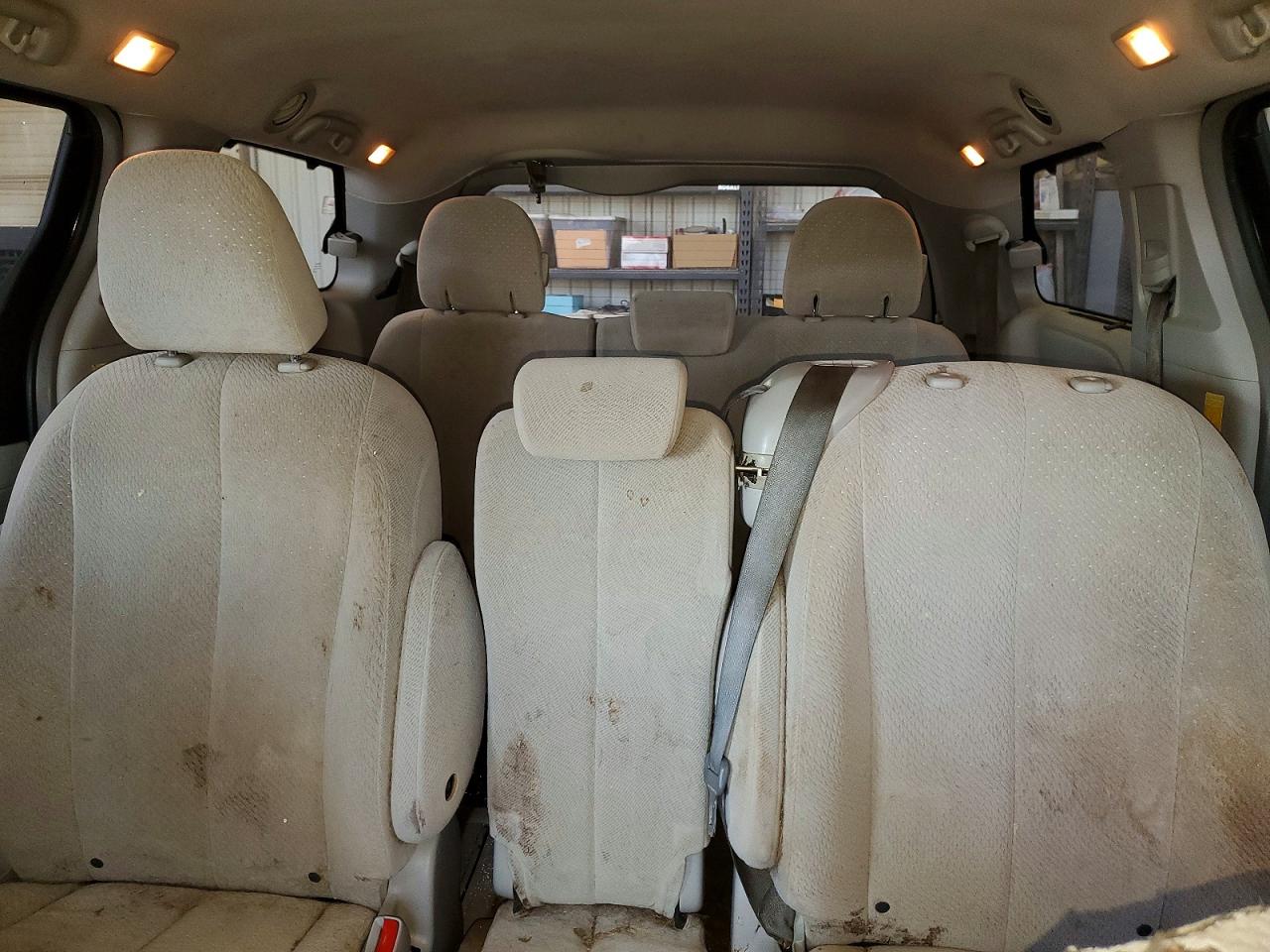 2014 Toyota Sienna Le Black vin: 5TDKK3DC9ES476356