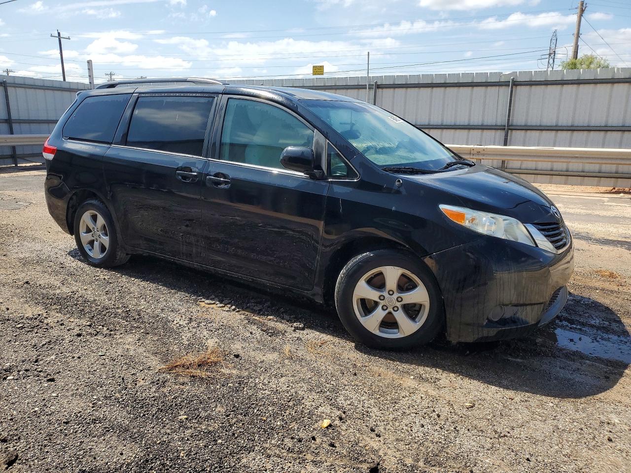 2014 Toyota Sienna Le Black vin: 5TDKK3DC9ES476356