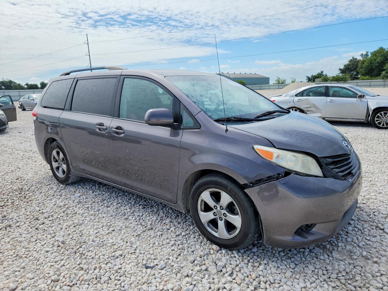 2014 Toyota Sienna Le Gray vin: 5TDKK3DC9ES486109