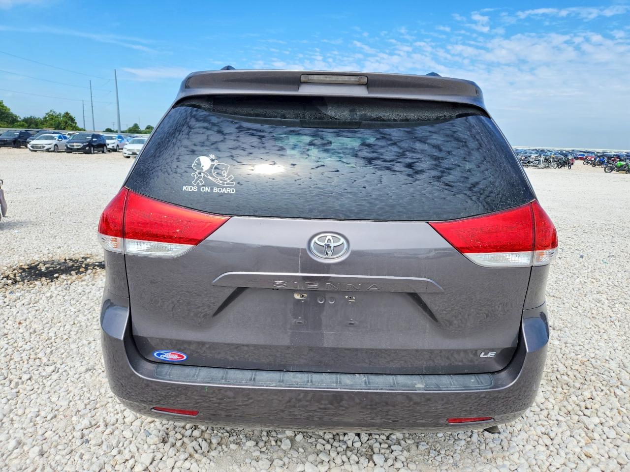 2014 Toyota Sienna Le Gray vin: 5TDKK3DC9ES486109