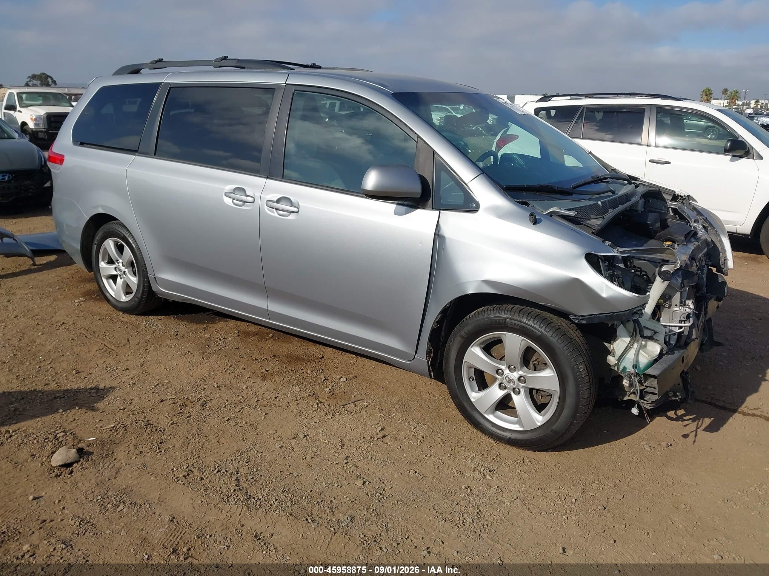 2014 Toyota Sienna Le V6 8 Passenger Gray vin: 5TDKK3DC9ES511705