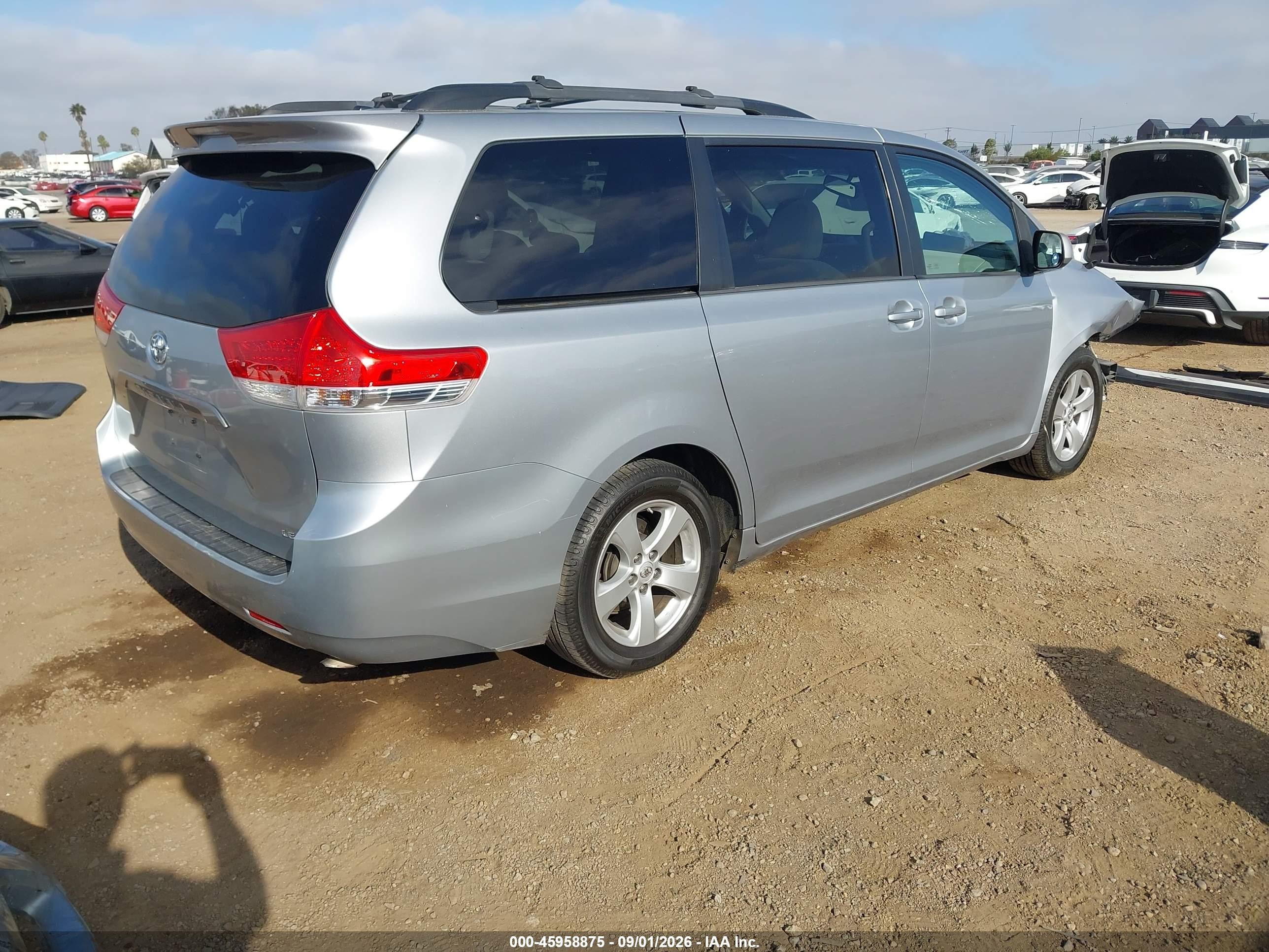 2014 Toyota Sienna Le V6 8 Passenger Gray vin: 5TDKK3DC9ES511705