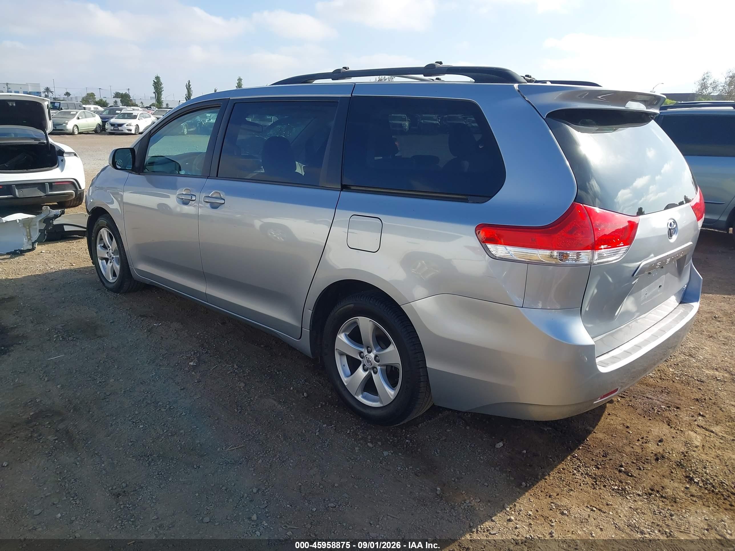 2014 Toyota Sienna Le V6 8 Passenger Gray vin: 5TDKK3DC9ES511705