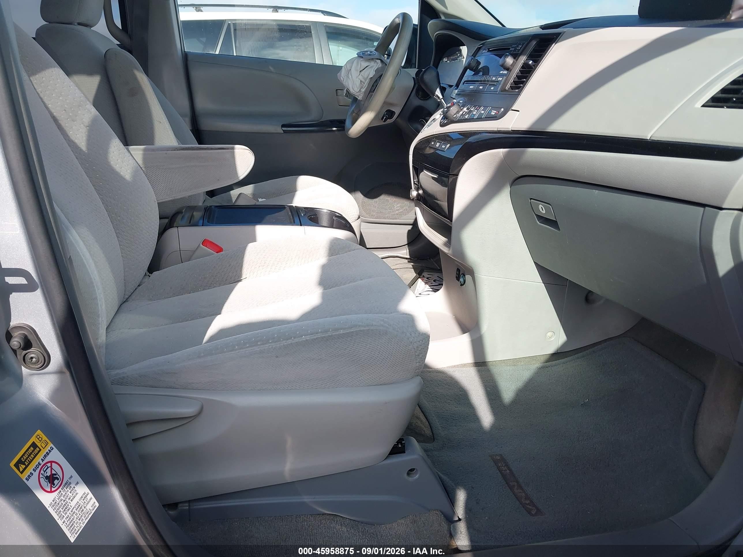 2014 Toyota Sienna Le V6 8 Passenger Gray vin: 5TDKK3DC9ES511705