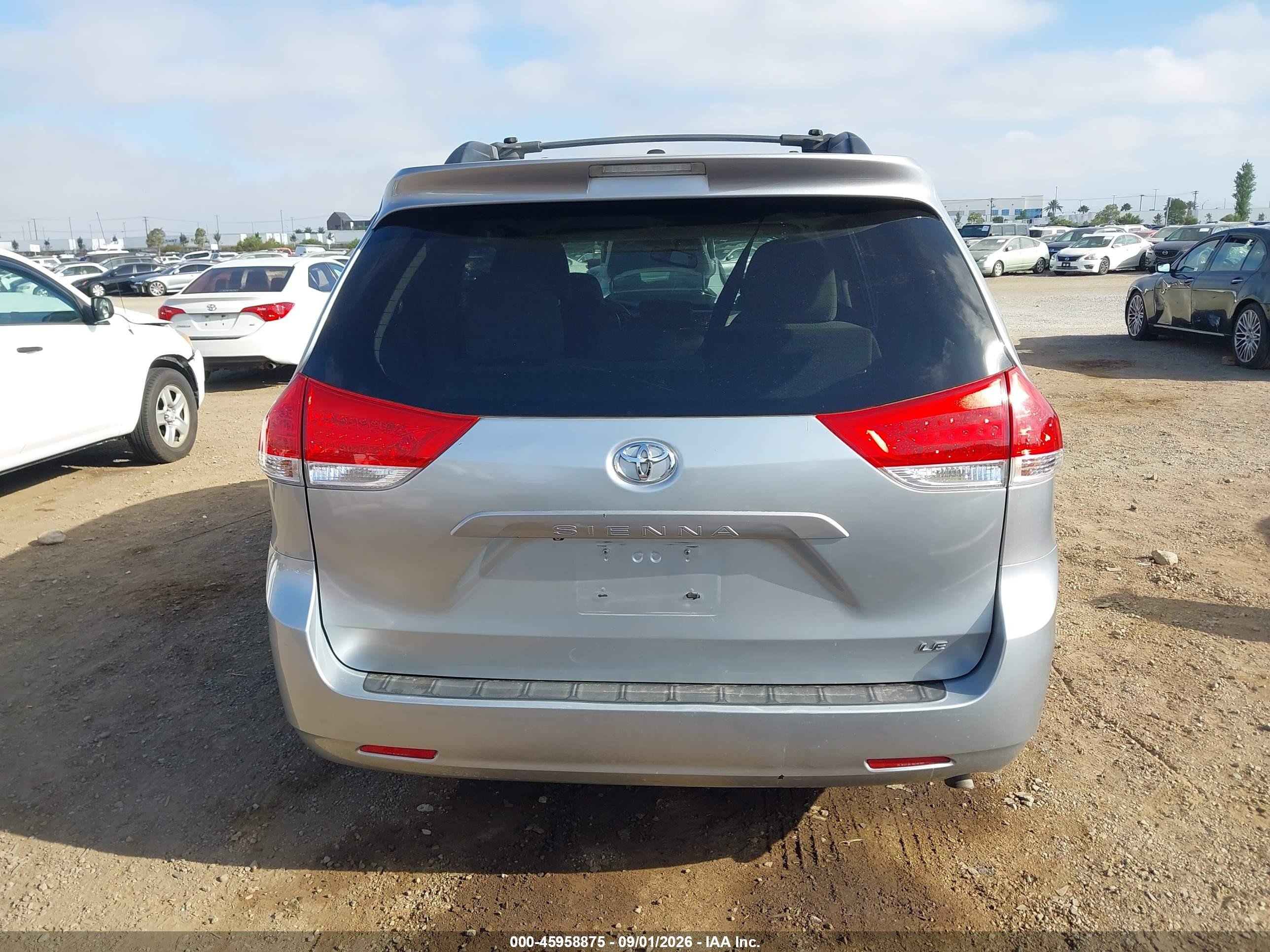 2014 Toyota Sienna Le V6 8 Passenger Gray vin: 5TDKK3DC9ES511705