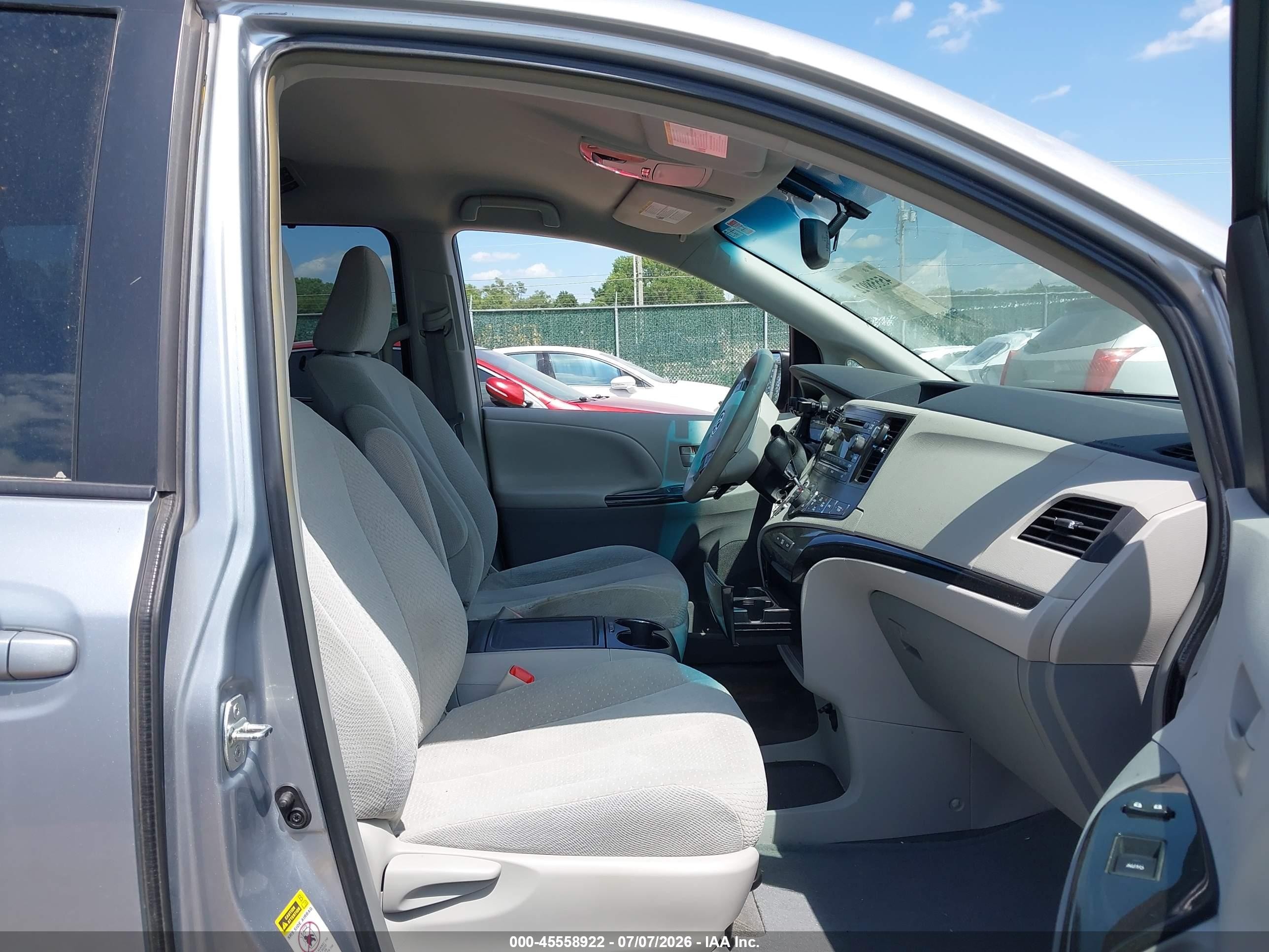 2014 Toyota Sienna Le V6 8 Passenger Light Blue vin: 5TDKK3DC9ES512742