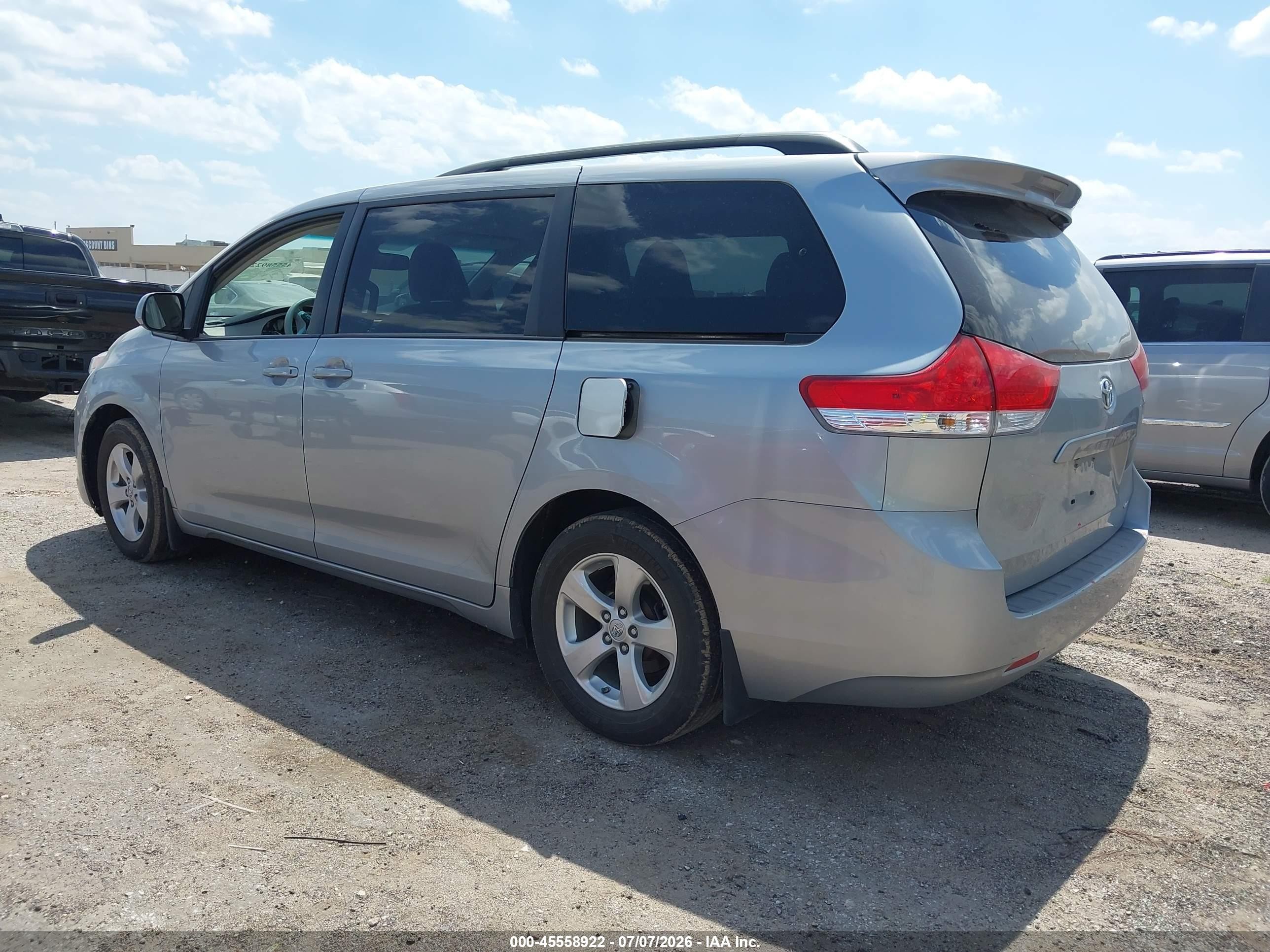 2014 Toyota Sienna Le V6 8 Passenger Light Blue vin: 5TDKK3DC9ES512742