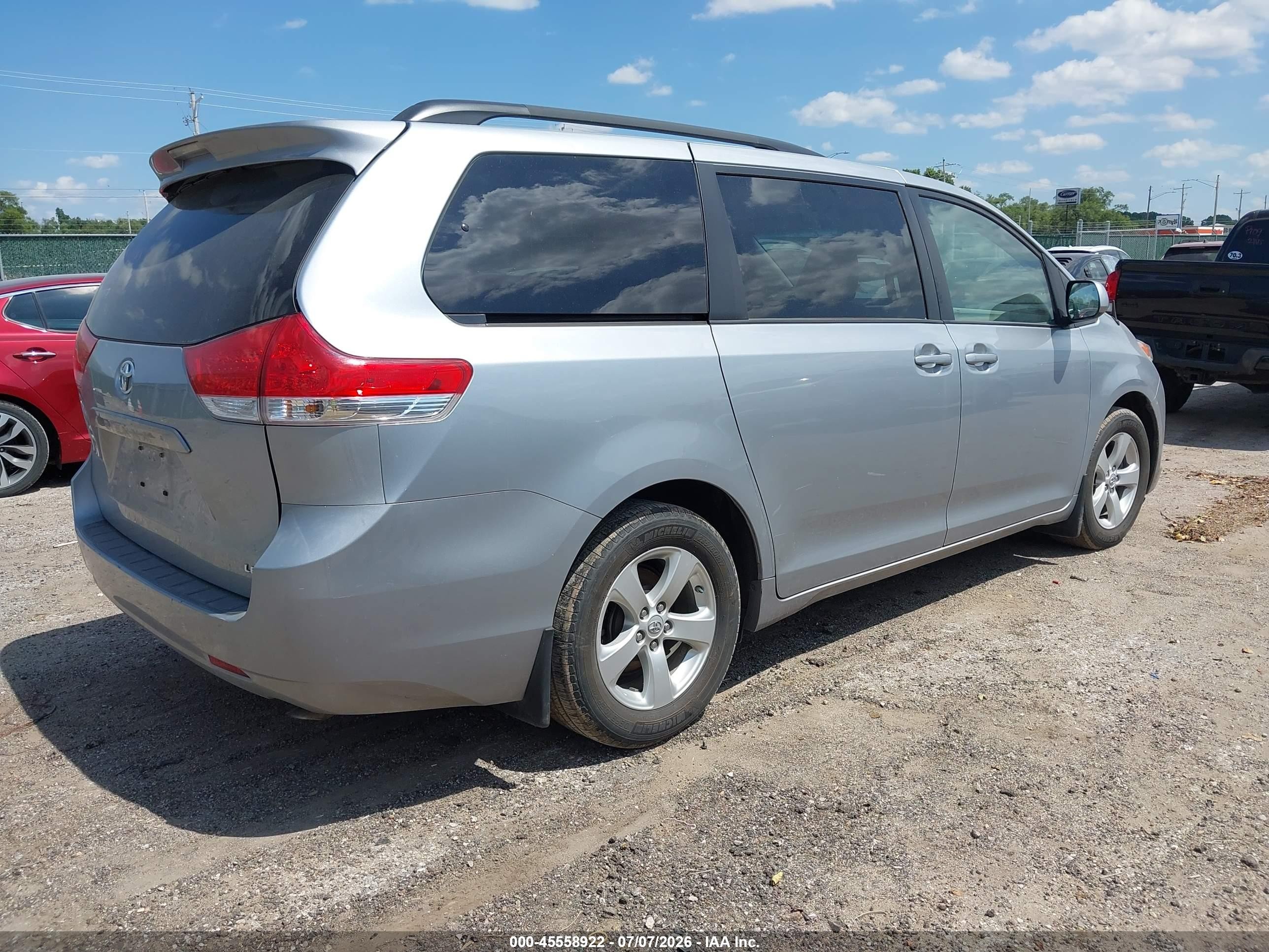 2014 Toyota Sienna Le V6 8 Passenger Light Blue vin: 5TDKK3DC9ES512742