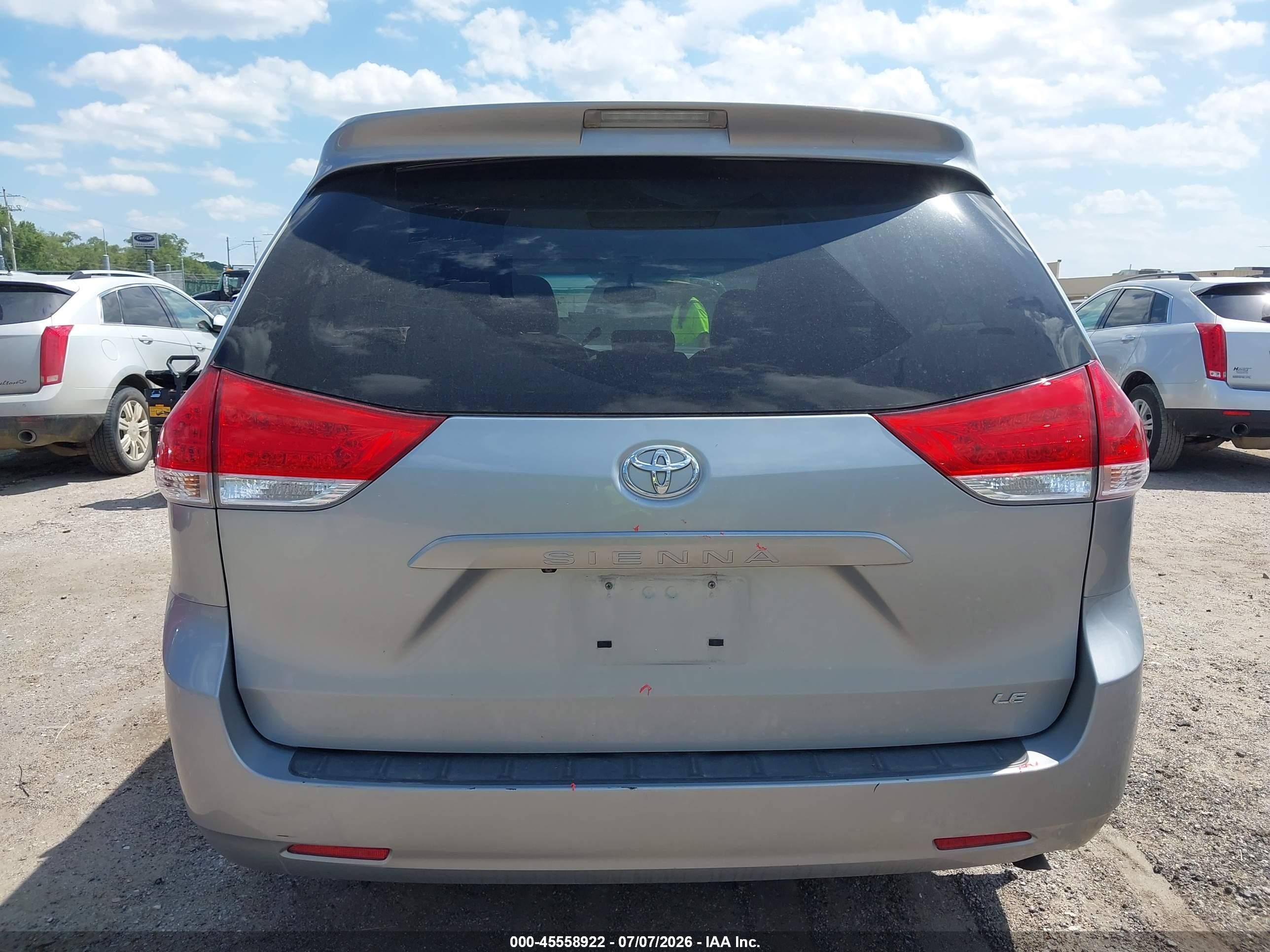 2014 Toyota Sienna Le V6 8 Passenger Light Blue vin: 5TDKK3DC9ES512742