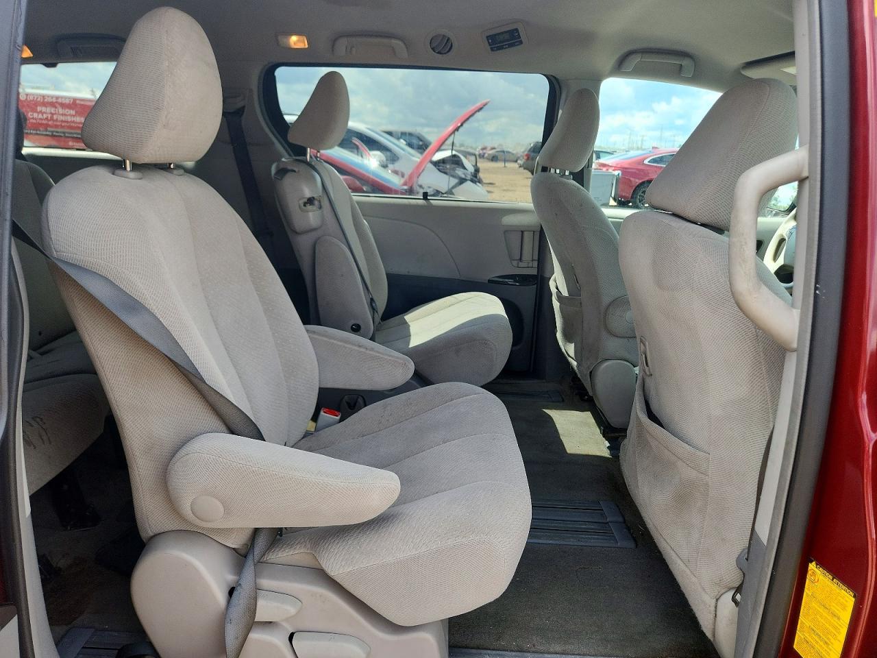 2014 Toyota Sienna Le Red vin: 5TDKK3DC9ES516807