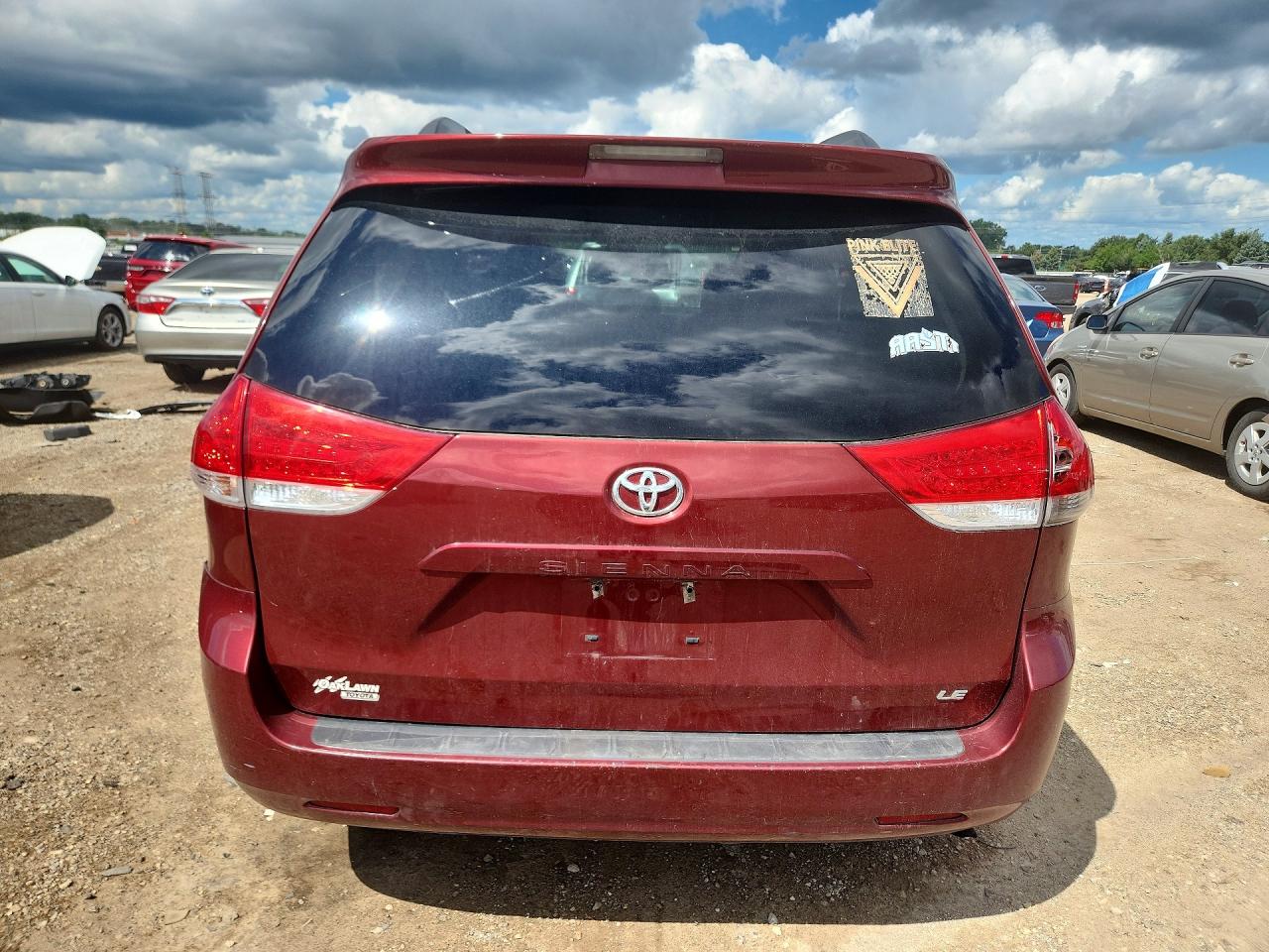 2014 Toyota Sienna Le Red vin: 5TDKK3DC9ES516807