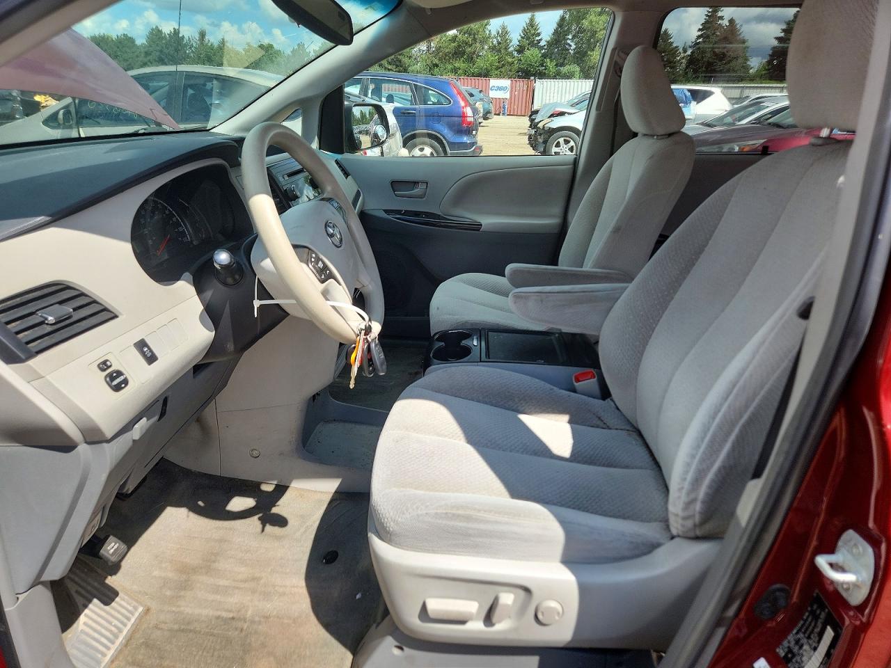 2014 Toyota Sienna Le Red vin: 5TDKK3DC9ES516807