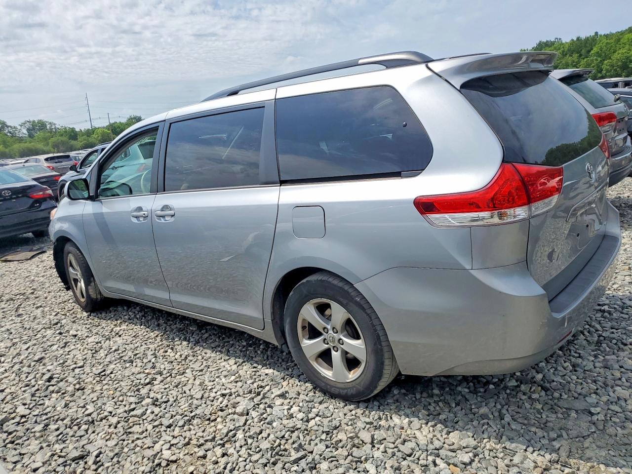 2014 Toyota Sienna Le Silver vin: 5TDKK3DC9ES518072