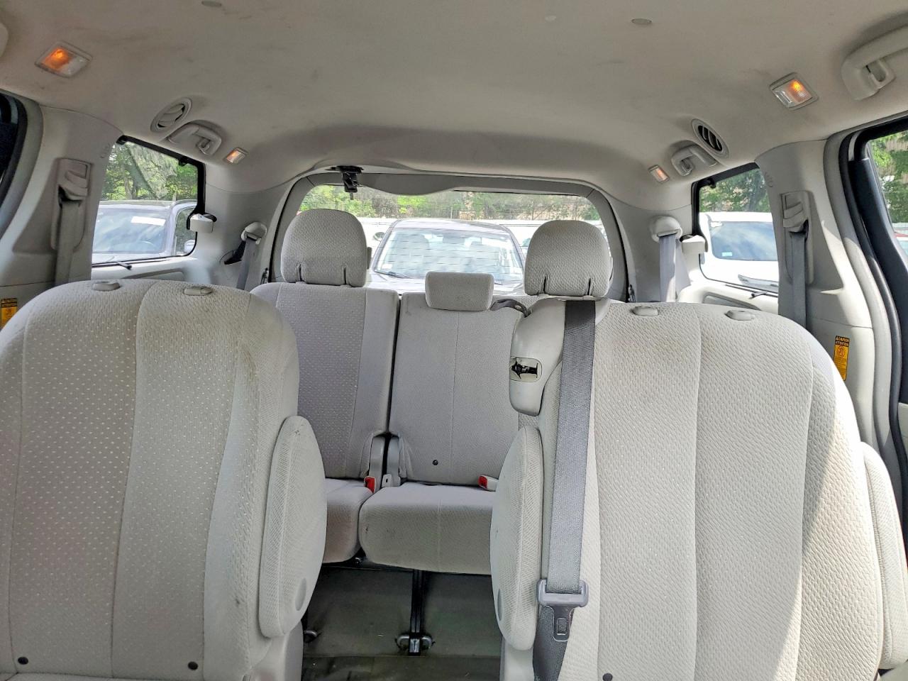 2014 Toyota Sienna Le Silver vin: 5TDKK3DC9ES518072
