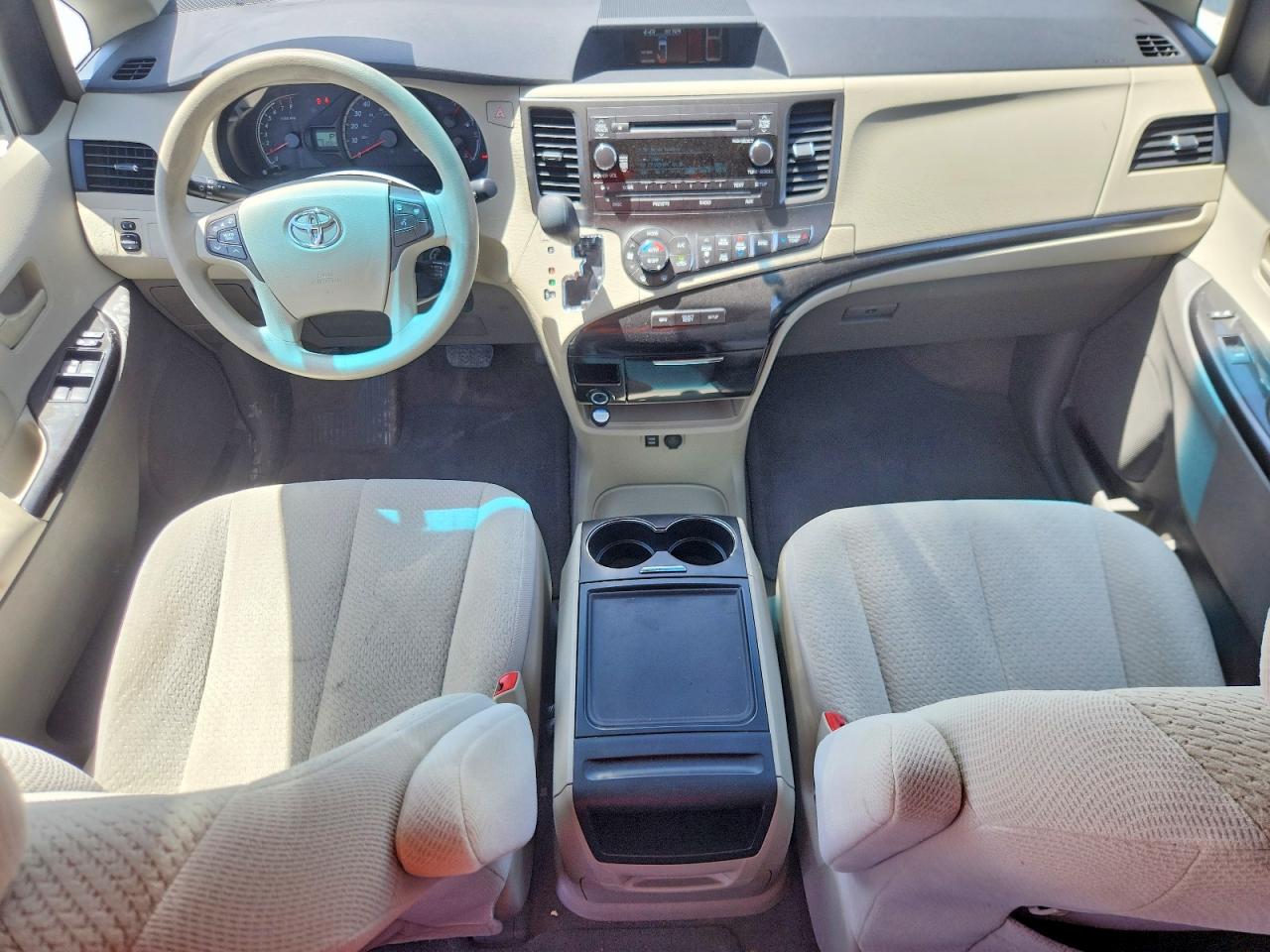 2014 Toyota Sienna Le White vin: 5TDKK3DC9ES526088