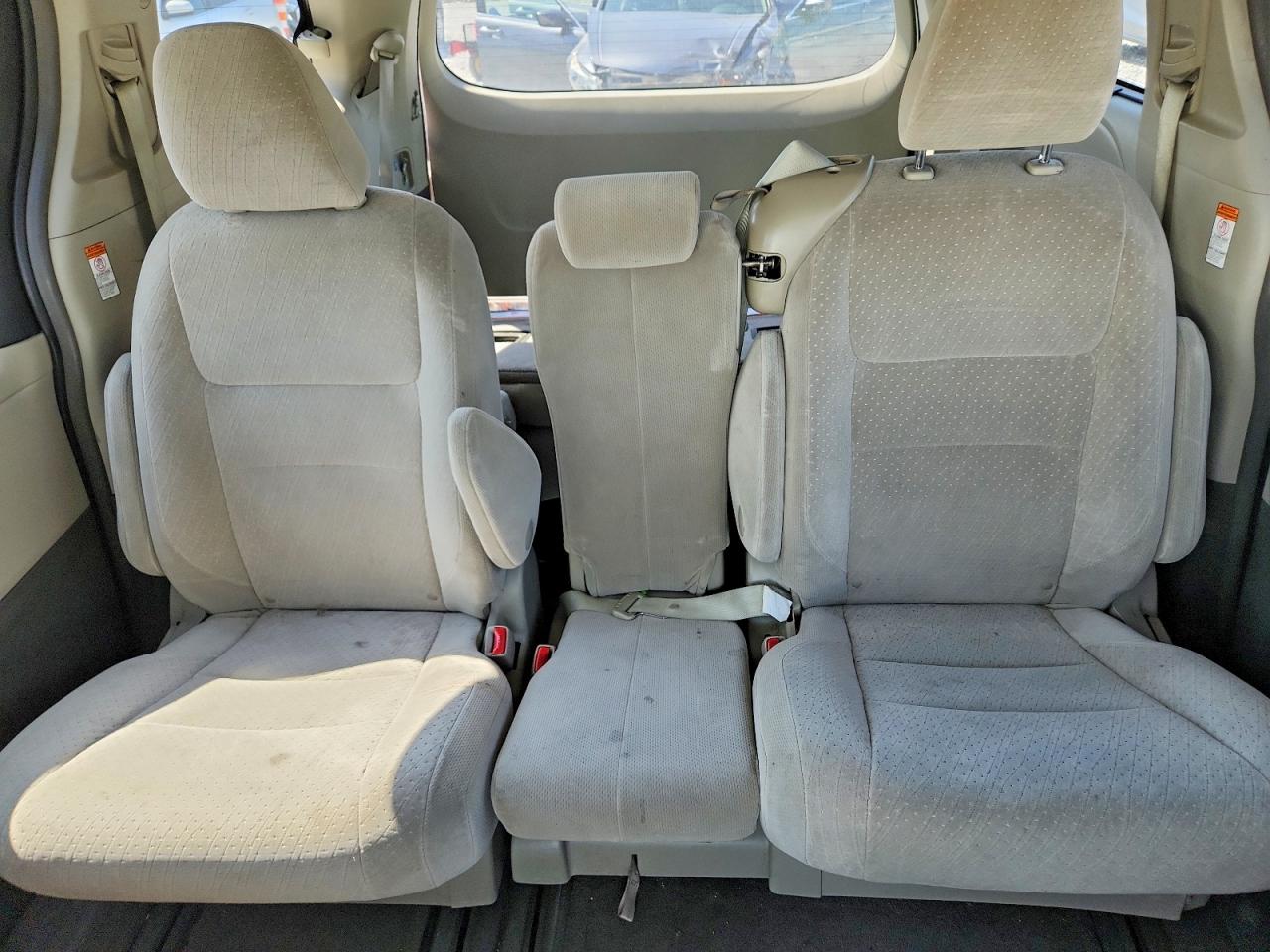 2015 Toyota Sienna Le Cream vin: 5TDKK3DC9FS533866