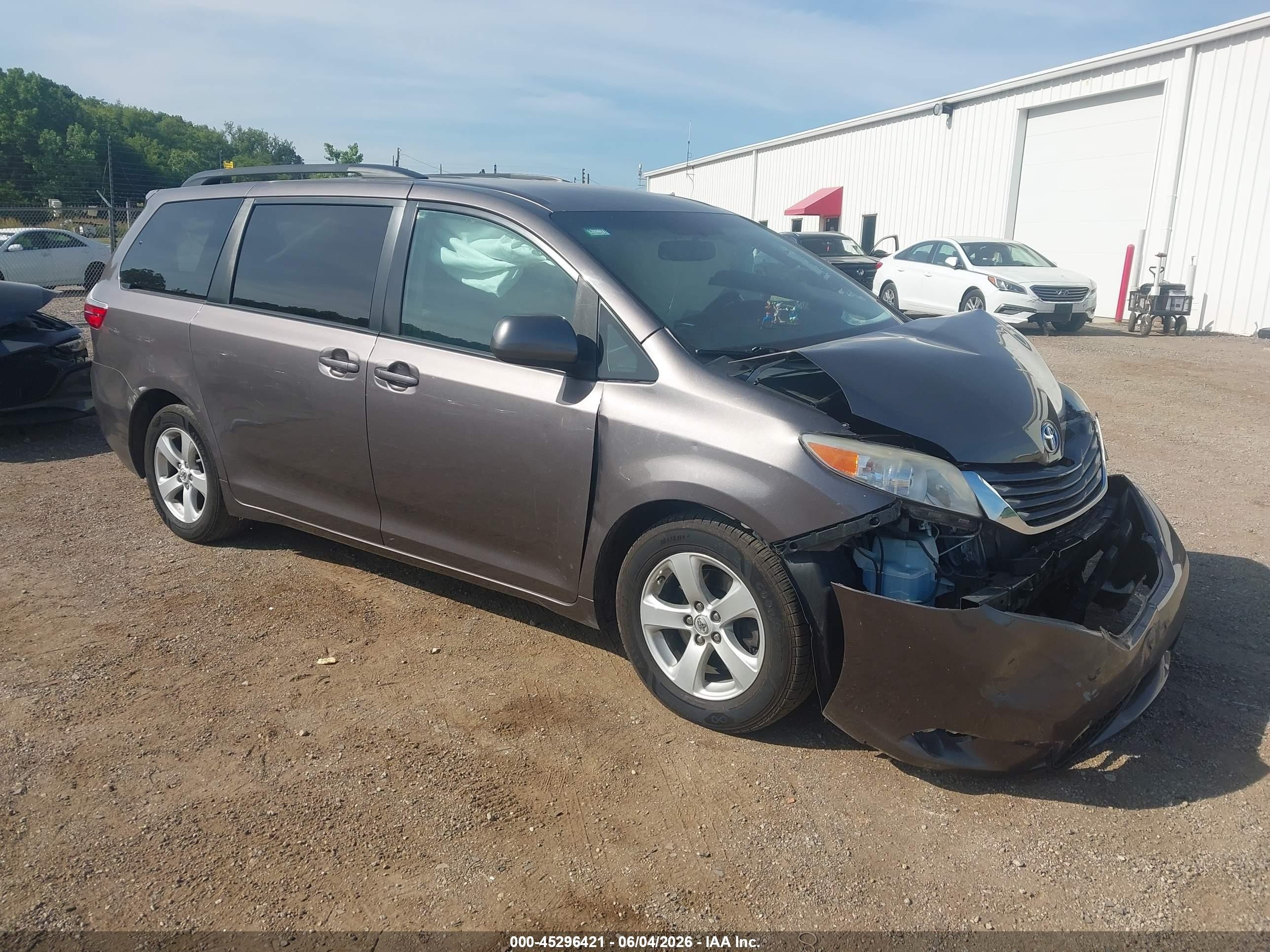 2015 Toyota Sienna Le 8 Passenger Gray vin: 5TDKK3DC9FS540025