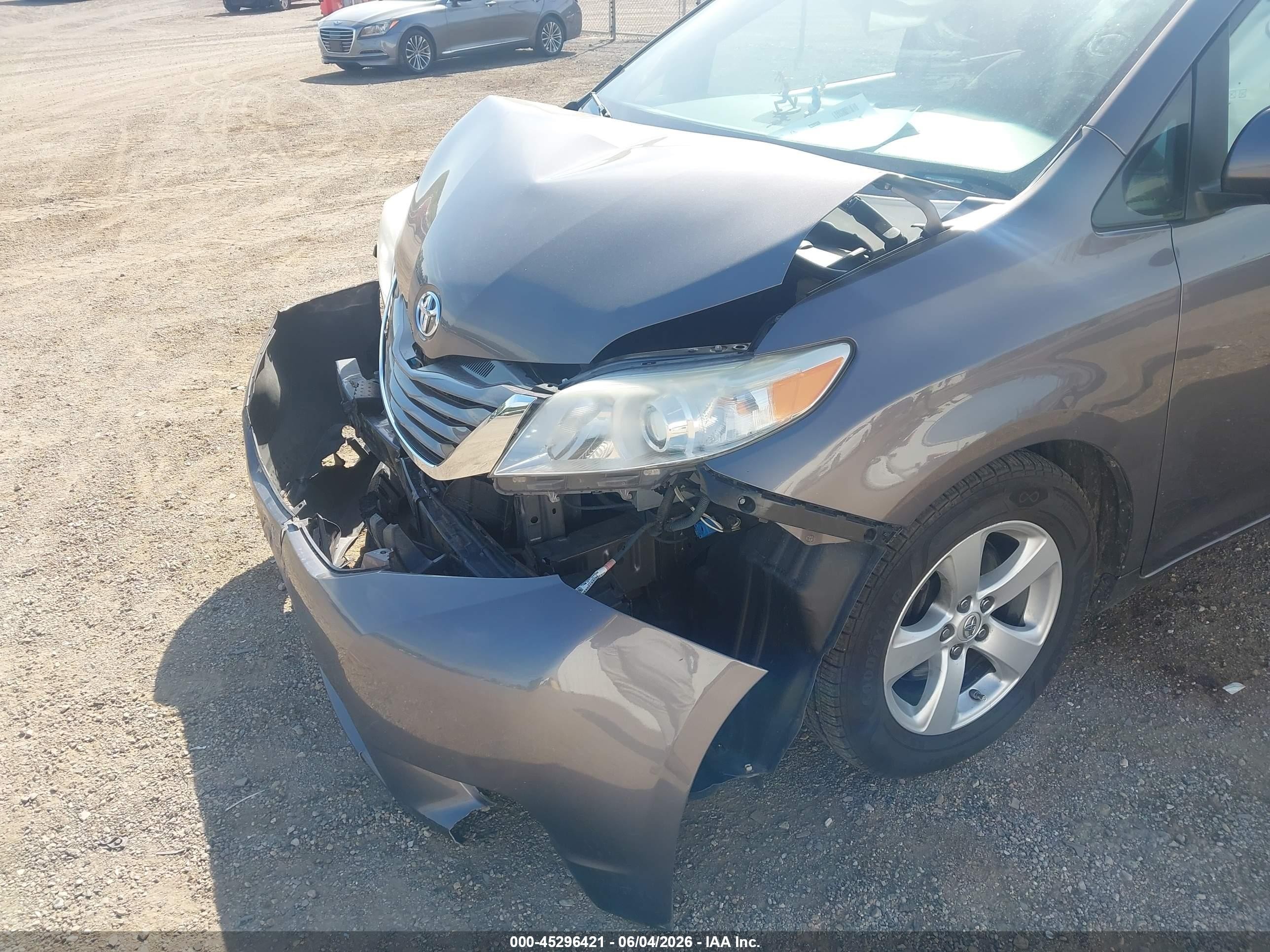 2015 Toyota Sienna Le 8 Passenger Gray vin: 5TDKK3DC9FS540025