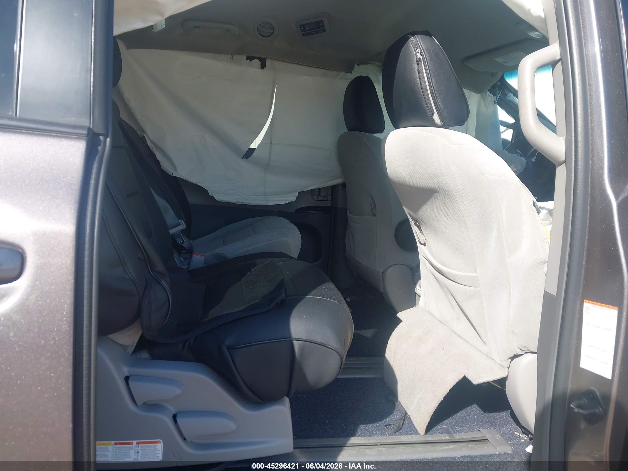 2015 Toyota Sienna Le 8 Passenger Gray vin: 5TDKK3DC9FS540025