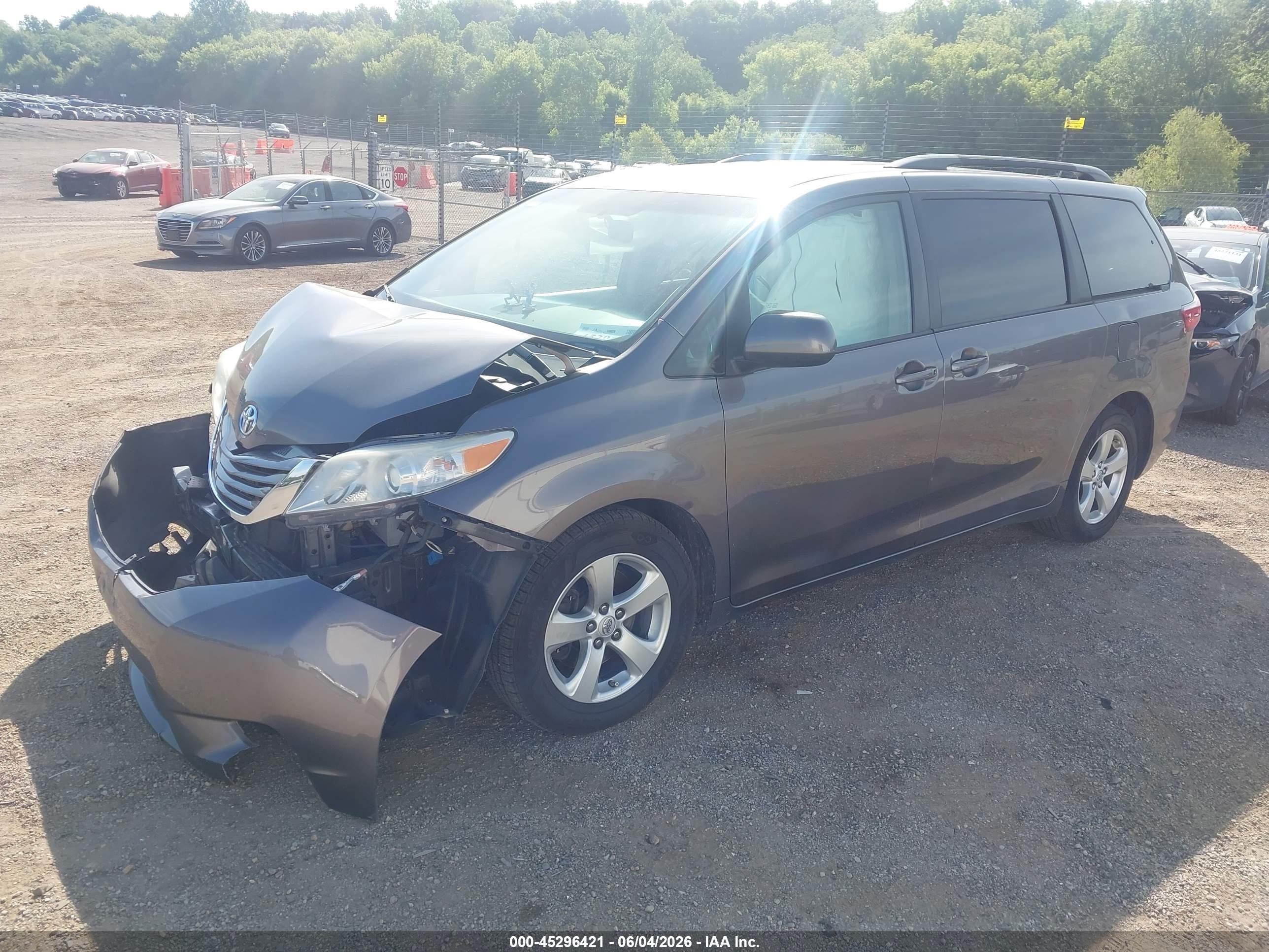 2015 Toyota Sienna Le 8 Passenger Gray vin: 5TDKK3DC9FS540025