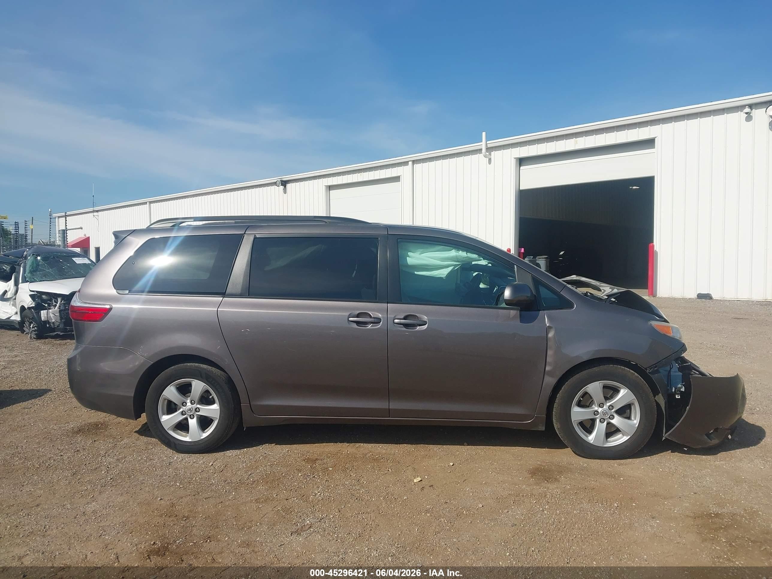 2015 Toyota Sienna Le 8 Passenger Gray vin: 5TDKK3DC9FS540025