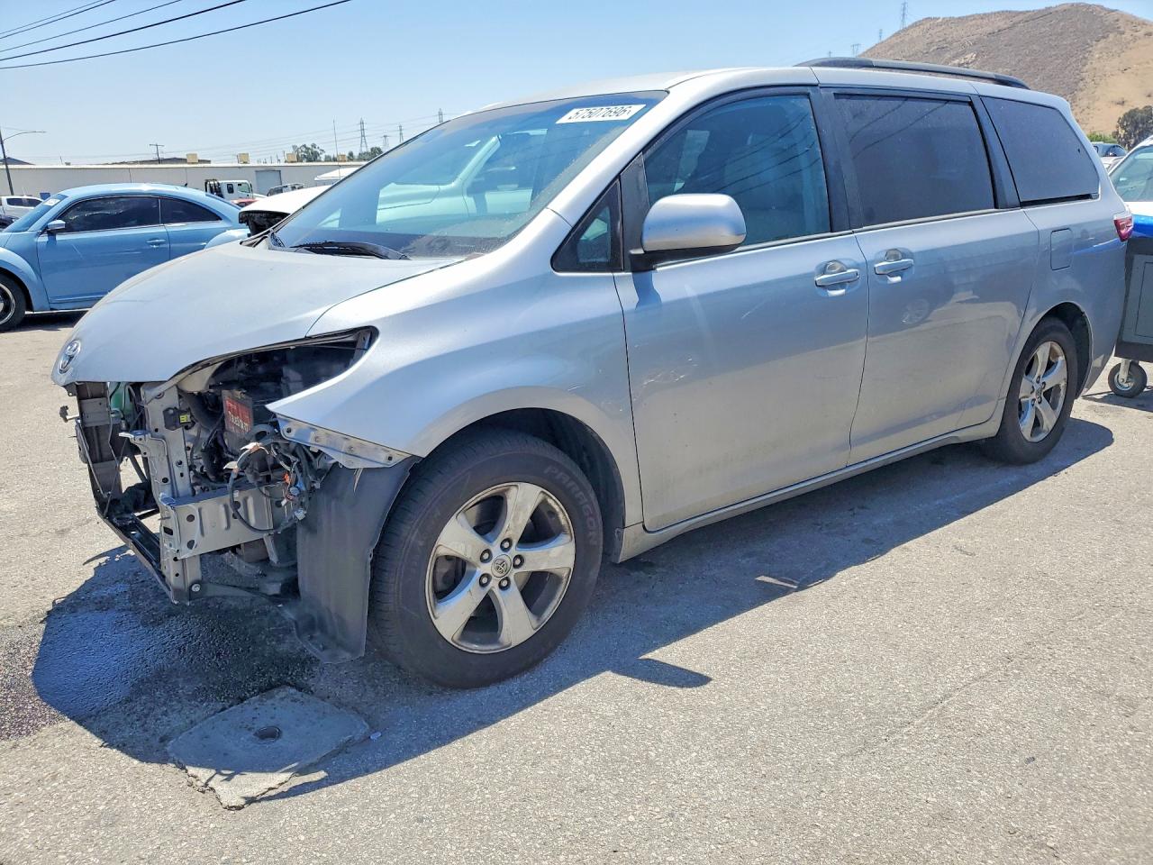 2015 Toyota Sienna Le Silver vin: 5TDKK3DC9FS552336