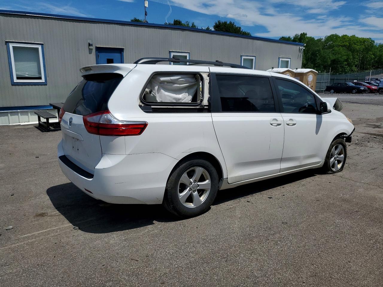 2015 Toyota Sienna Le White vin: 5TDKK3DC9FS570948
