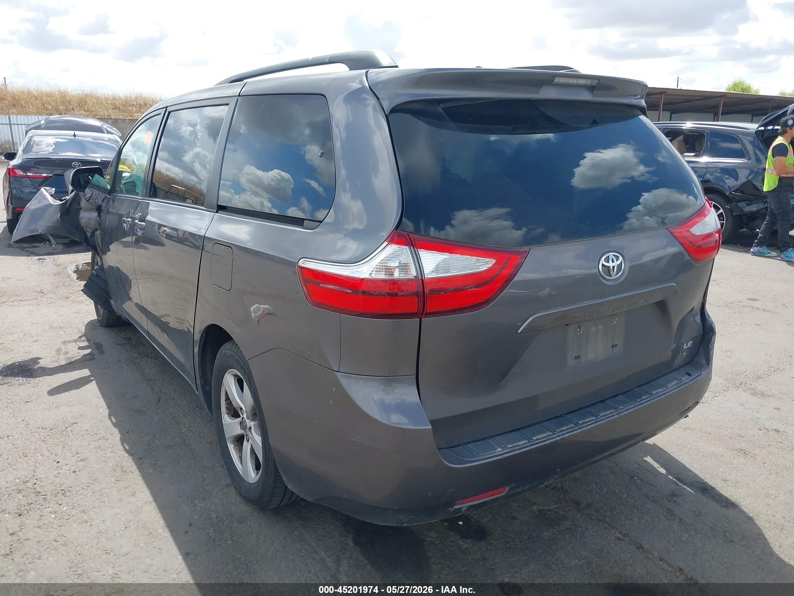 2015 Toyota Sienna Le 8 Passenger Gray vin: 5TDKK3DC9FS577625