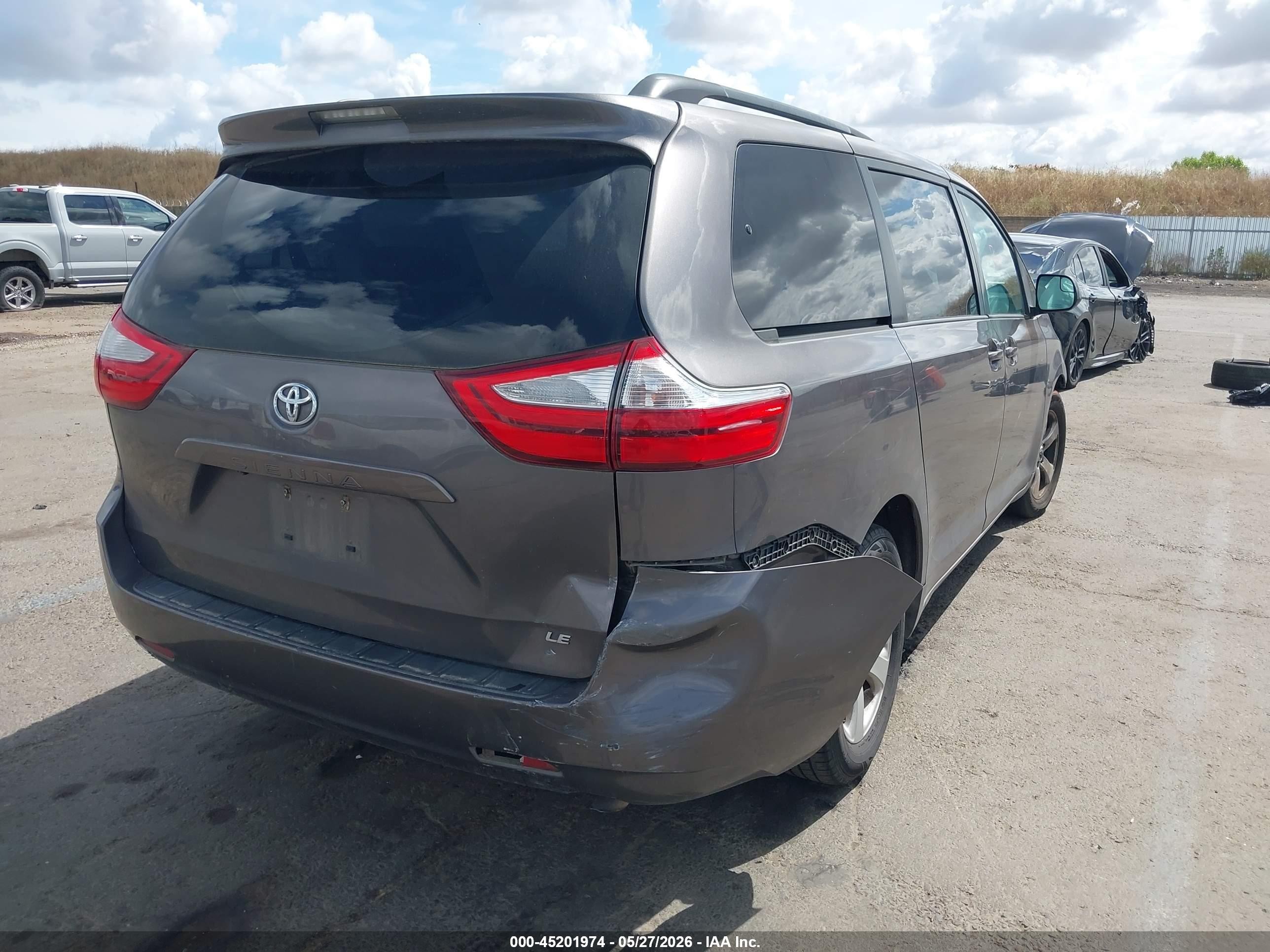2015 Toyota Sienna Le 8 Passenger Gray vin: 5TDKK3DC9FS577625