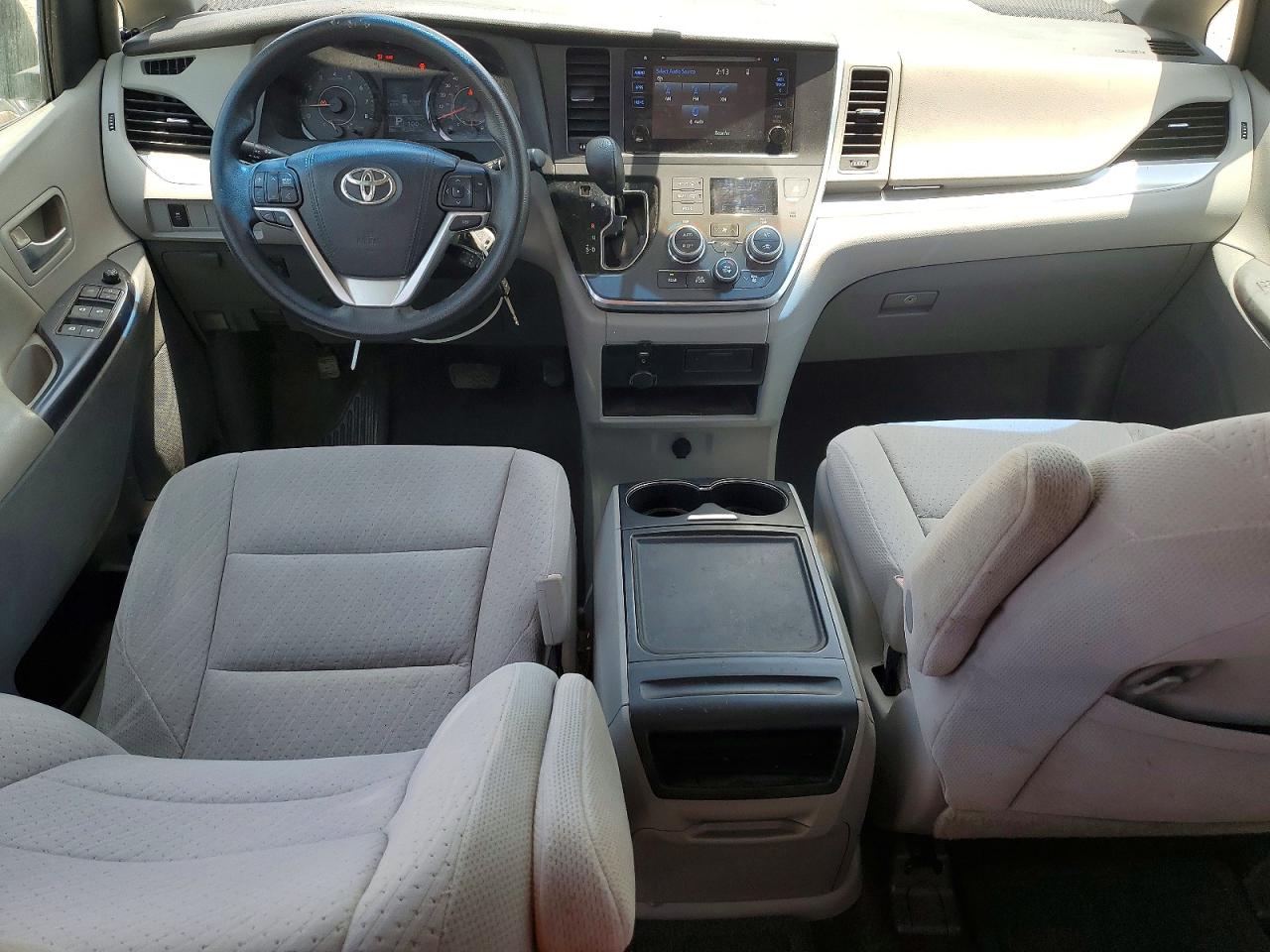 2015 Toyota Sienna Le Серый vin: 5TDKK3DC9FS578757