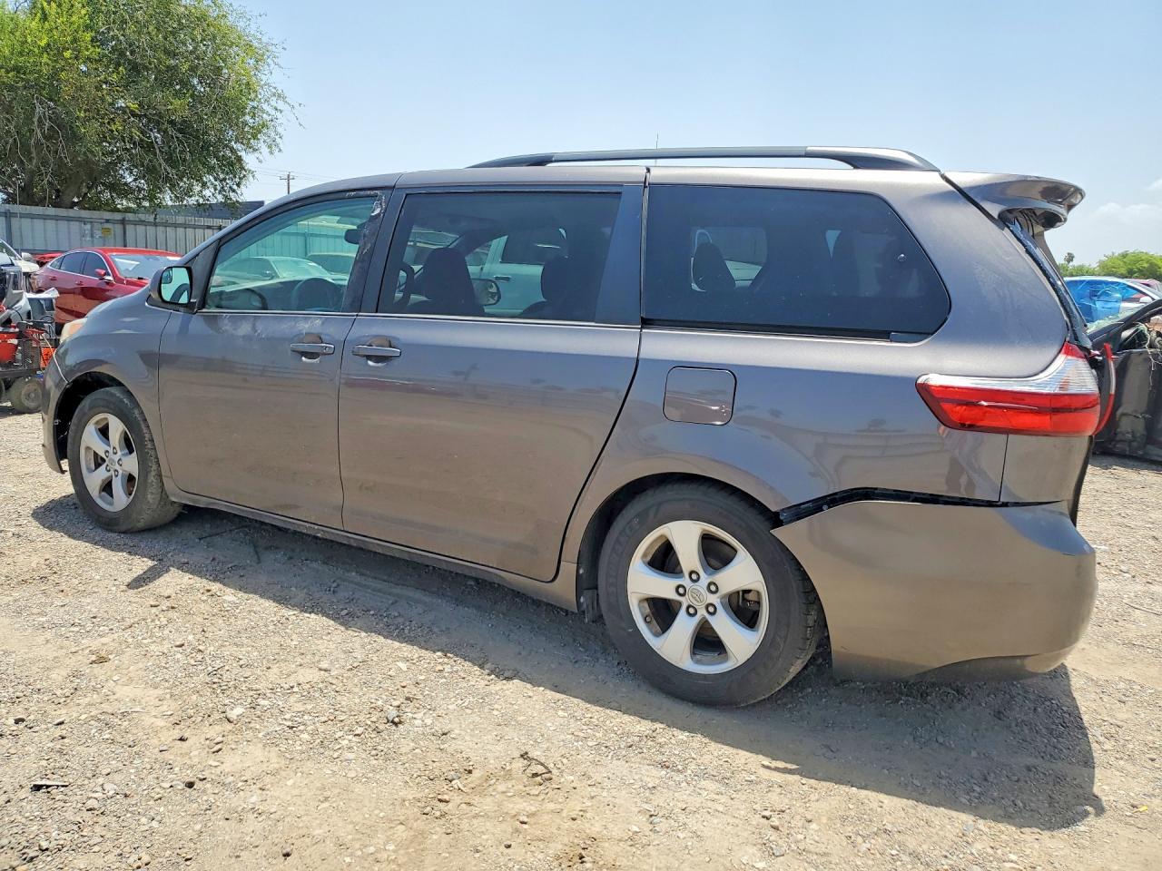 2015 Toyota Sienna Le Серый vin: 5TDKK3DC9FS578757