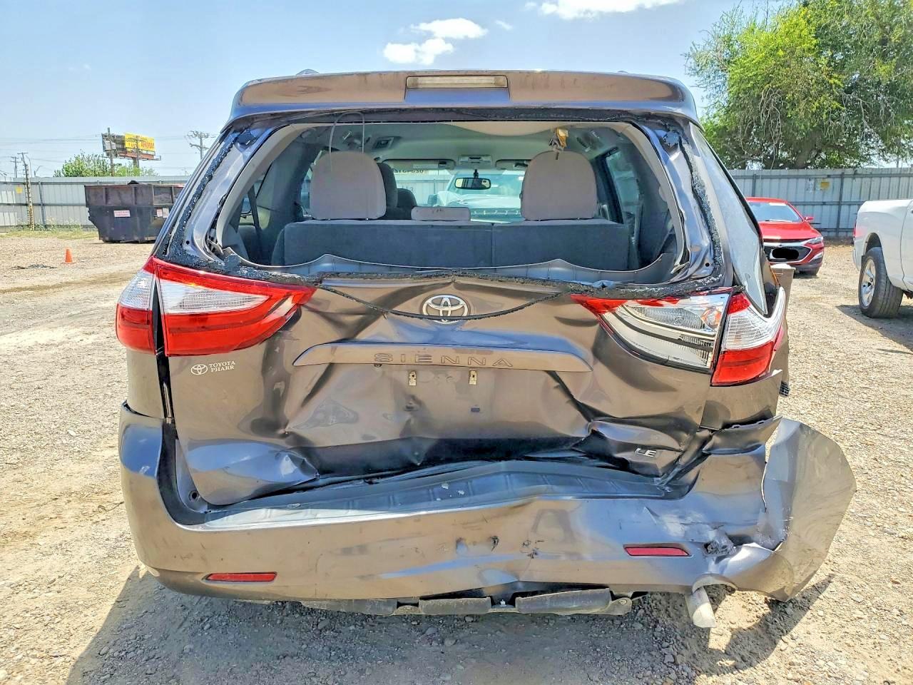 2015 Toyota Sienna Le Серый vin: 5TDKK3DC9FS578757