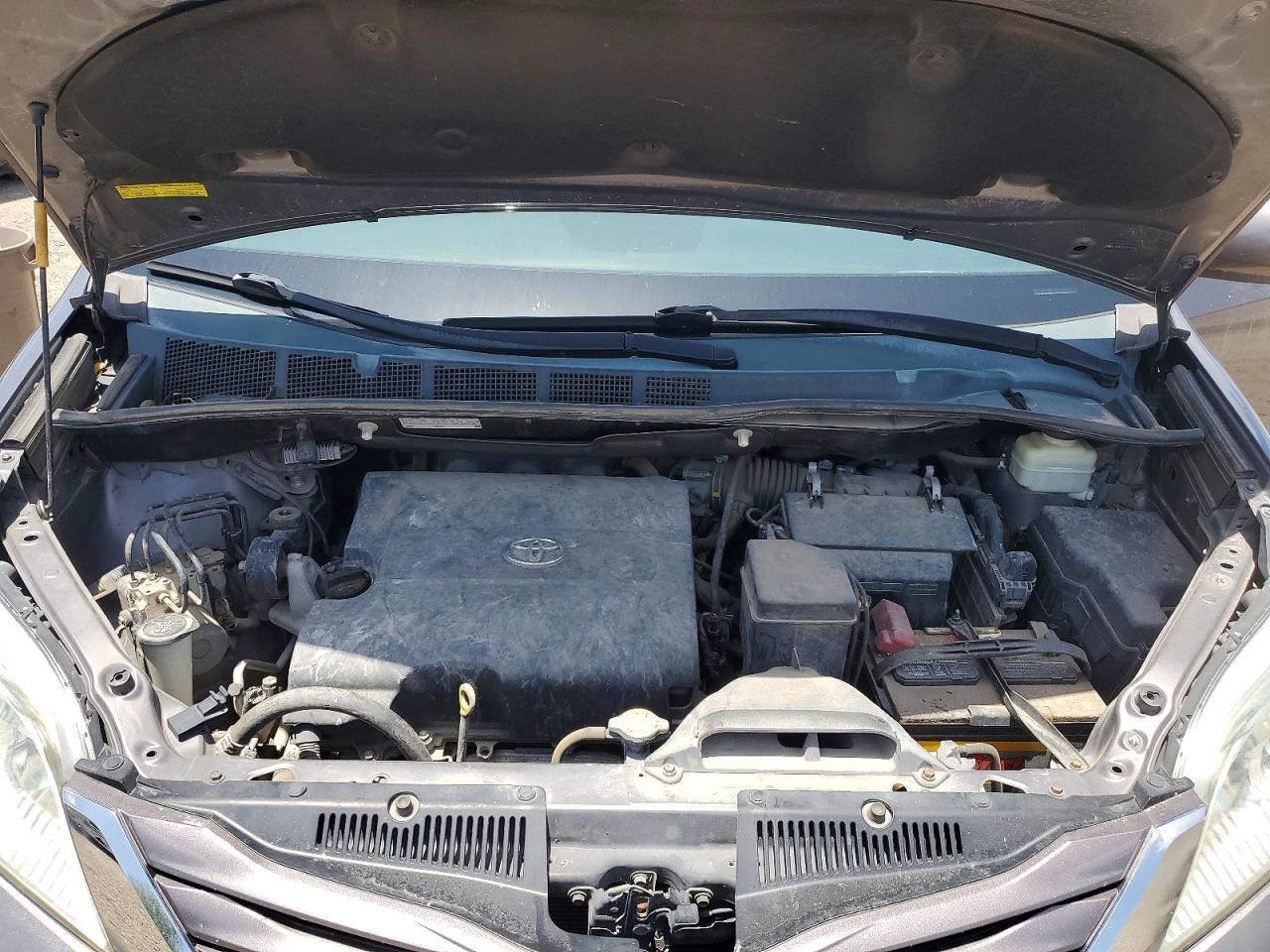 2015 Toyota Sienna Le Серый vin: 5TDKK3DC9FS578757