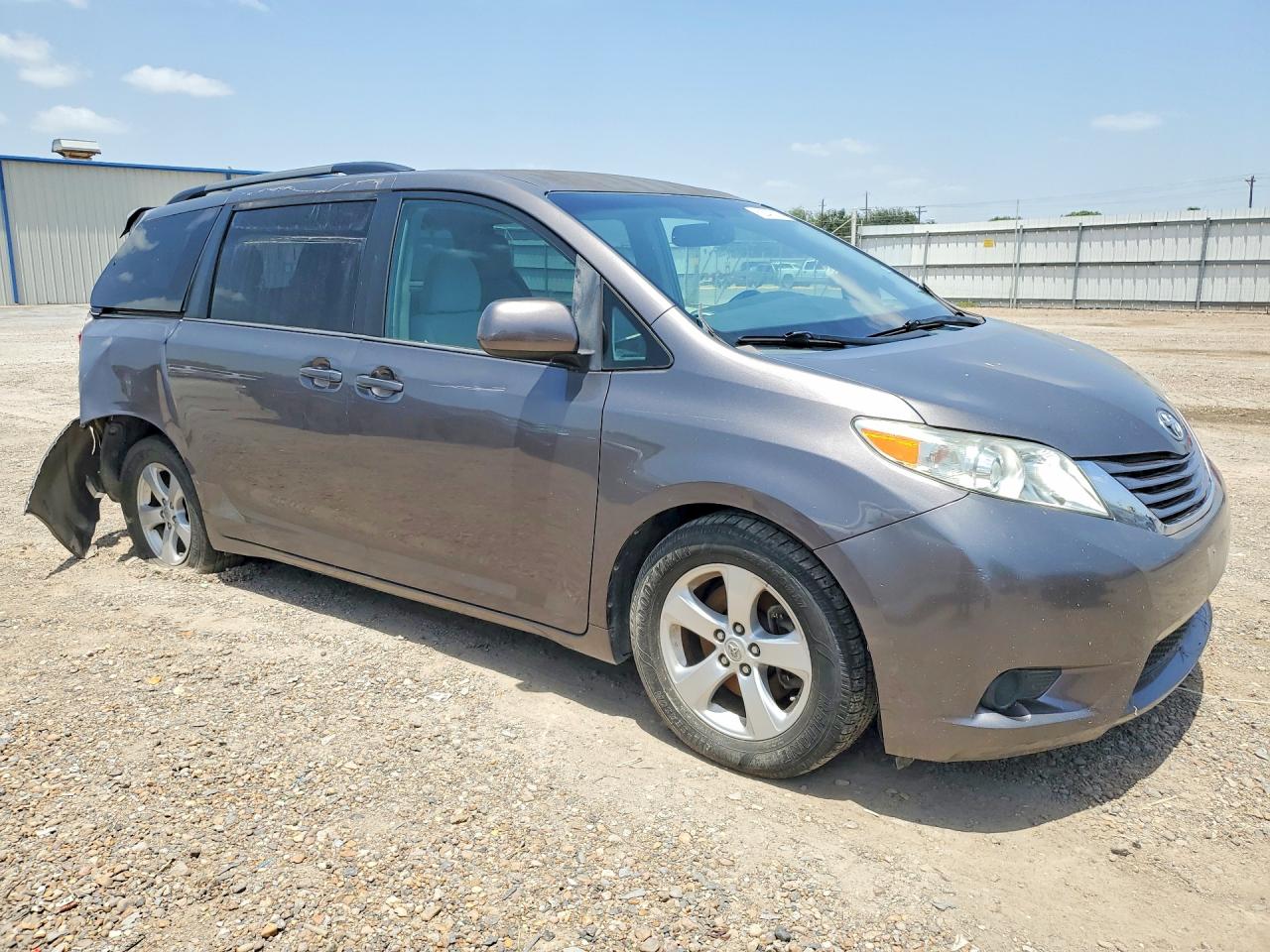 2015 Toyota Sienna Le Серый vin: 5TDKK3DC9FS578757