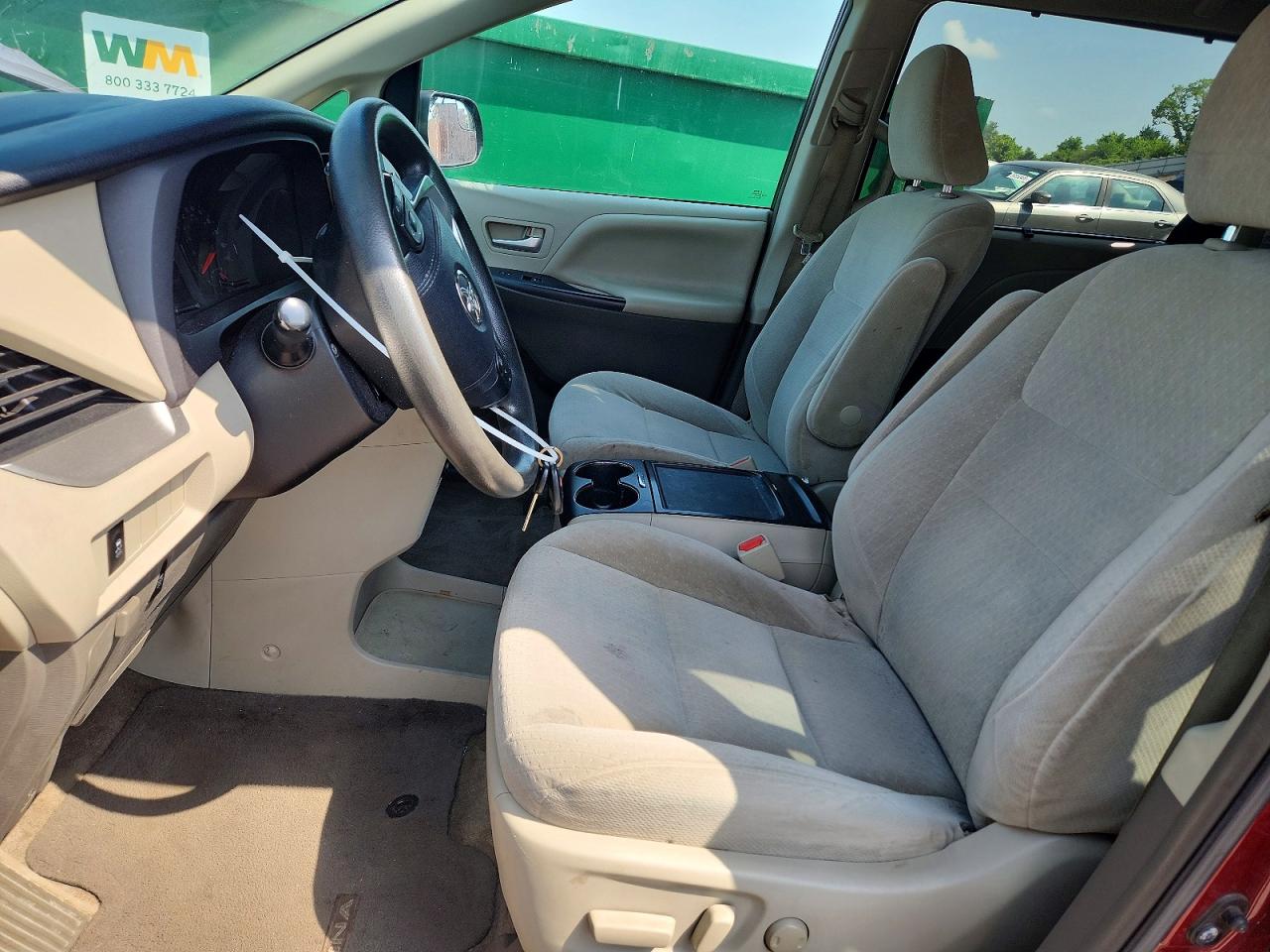 2015 Toyota Sienna Le Бордовый vin: 5TDKK3DC9FS592061