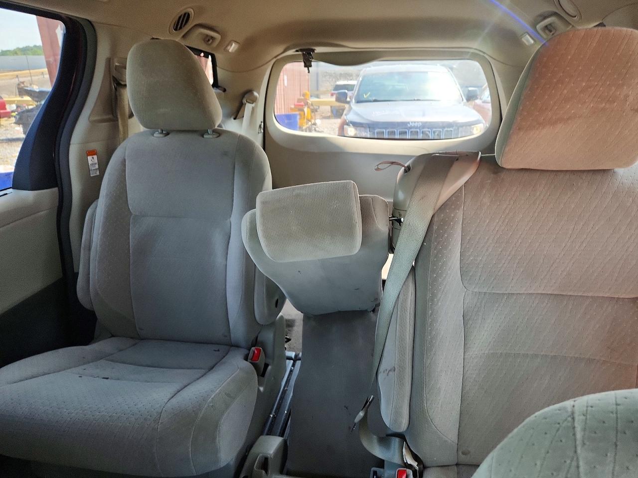 2015 Toyota Sienna Le Бордовый vin: 5TDKK3DC9FS592061