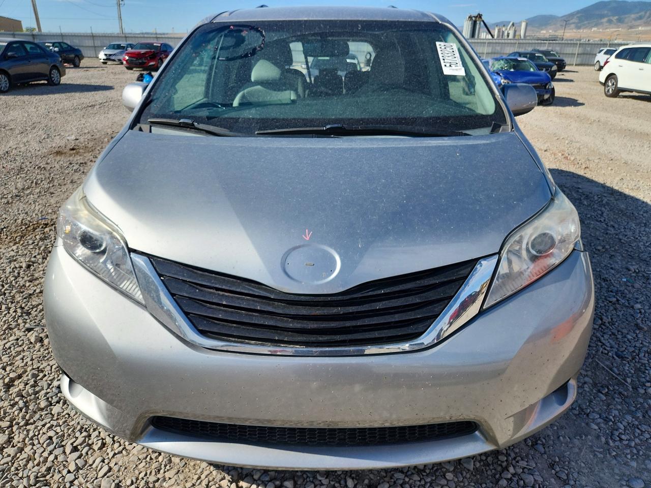 2015 Toyota Sienna Le Серебряный vin: 5TDKK3DC9FS592674