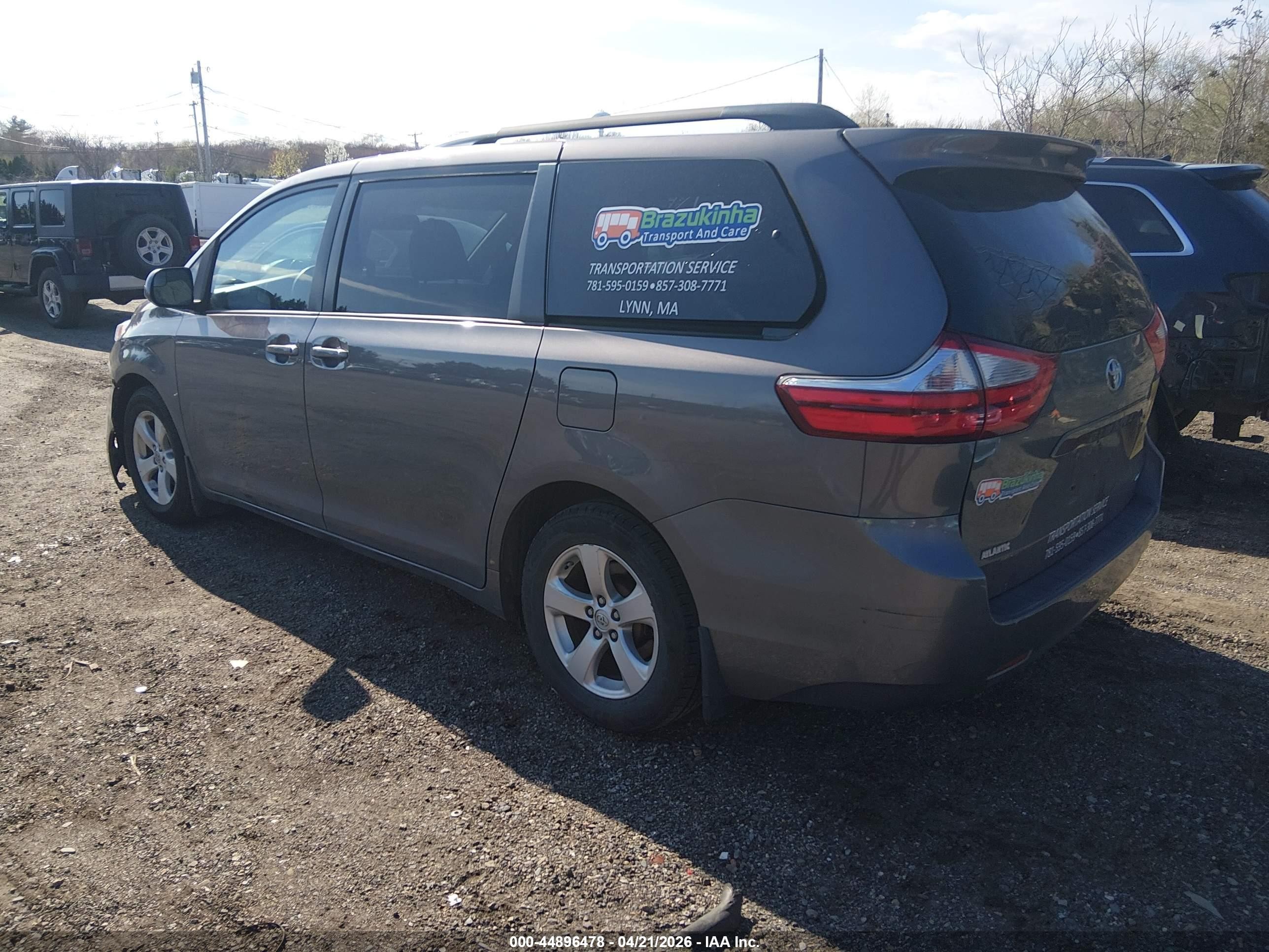 2015 Toyota Sienna Le 8 Passenger Gray vin: 5TDKK3DC9FS604225